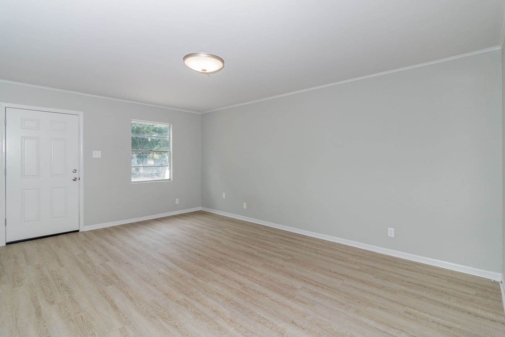 Abbeville Apartment: 721 N State St