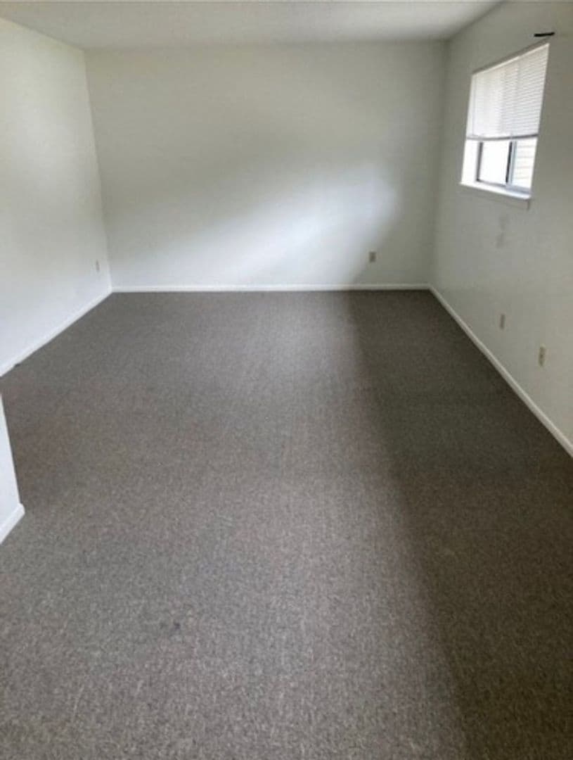 Abbeville Apartment: 1021 W Port ST