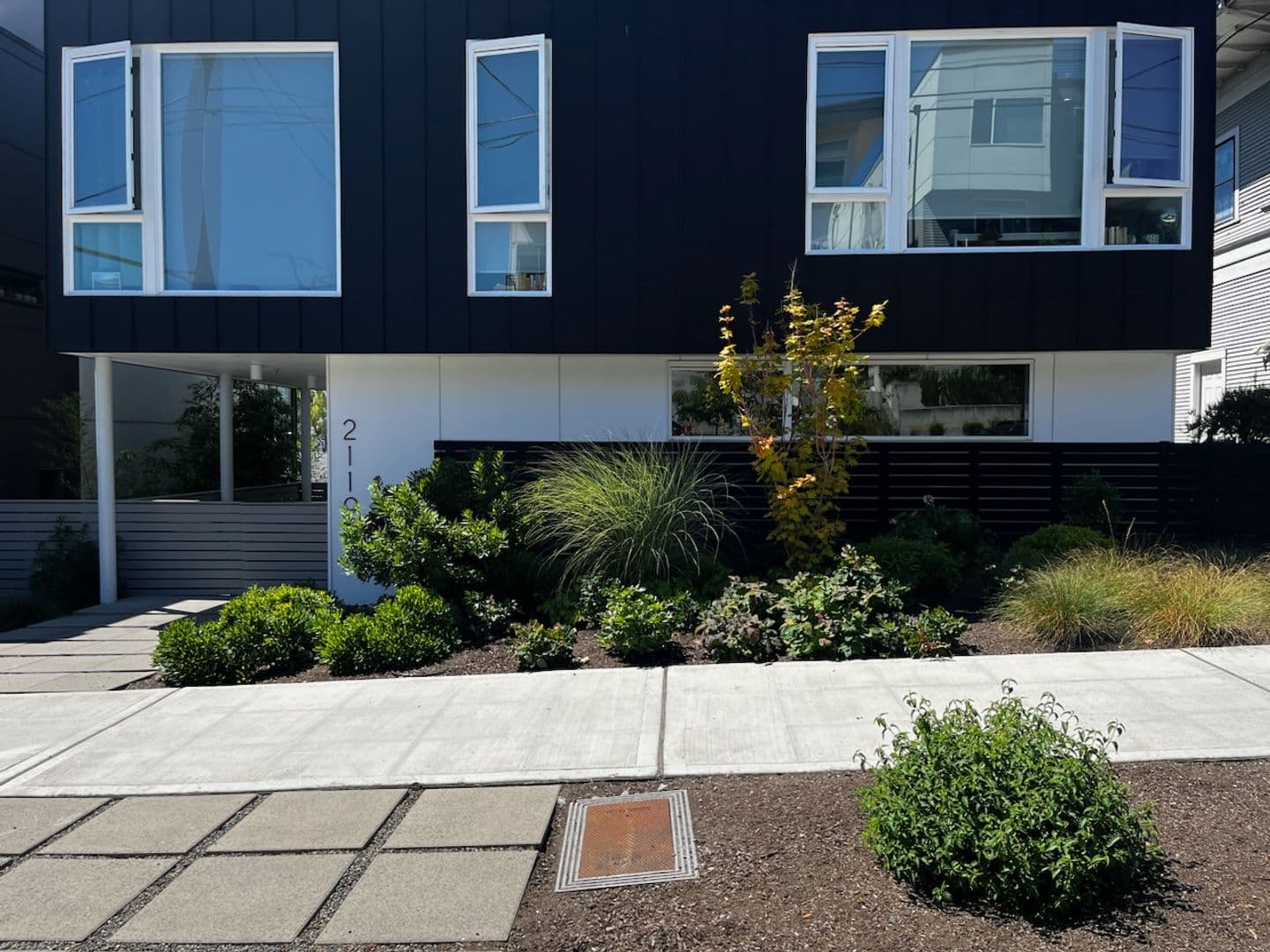 Seattle Apartment: 2119 13th Ave S