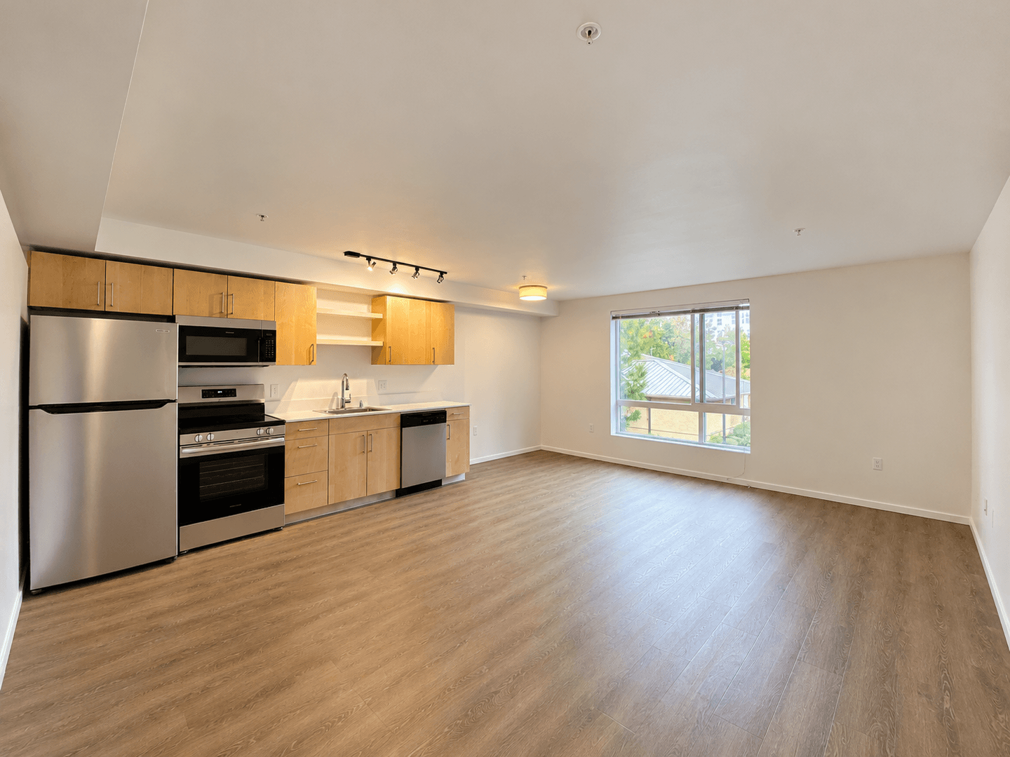 Kirkland Apartment: 450 Central Way