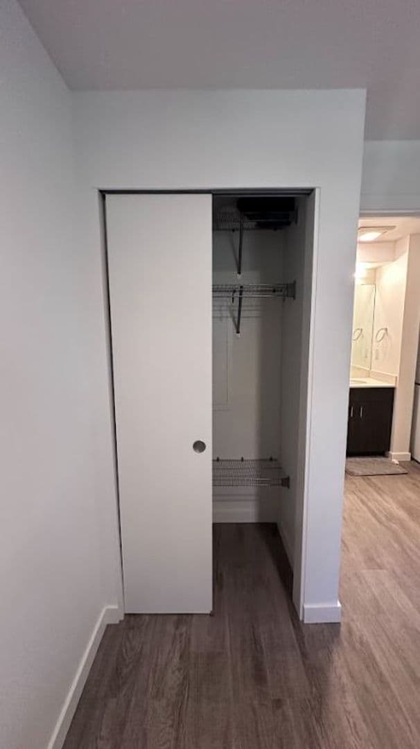 Seattle Apartment: 207 18th Ave