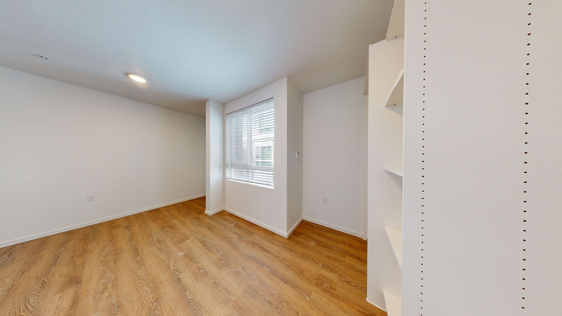 Kirkland Apartment: 450 Central Way
