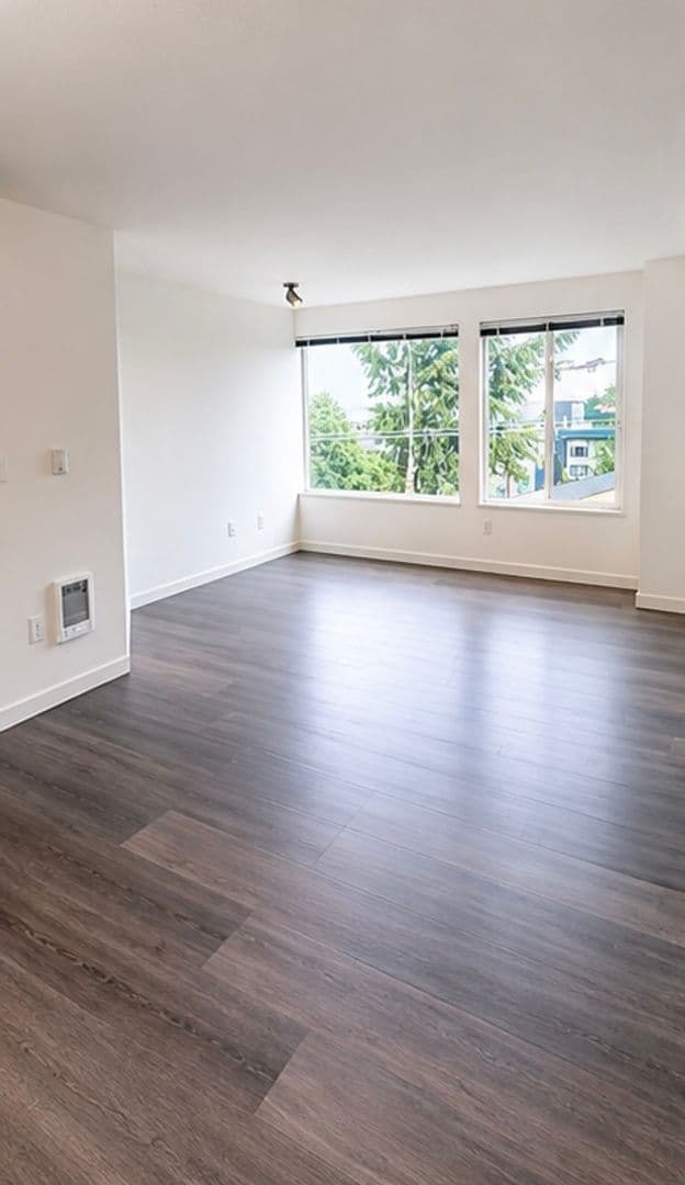 Seattle Apartment: 300 11th Ave