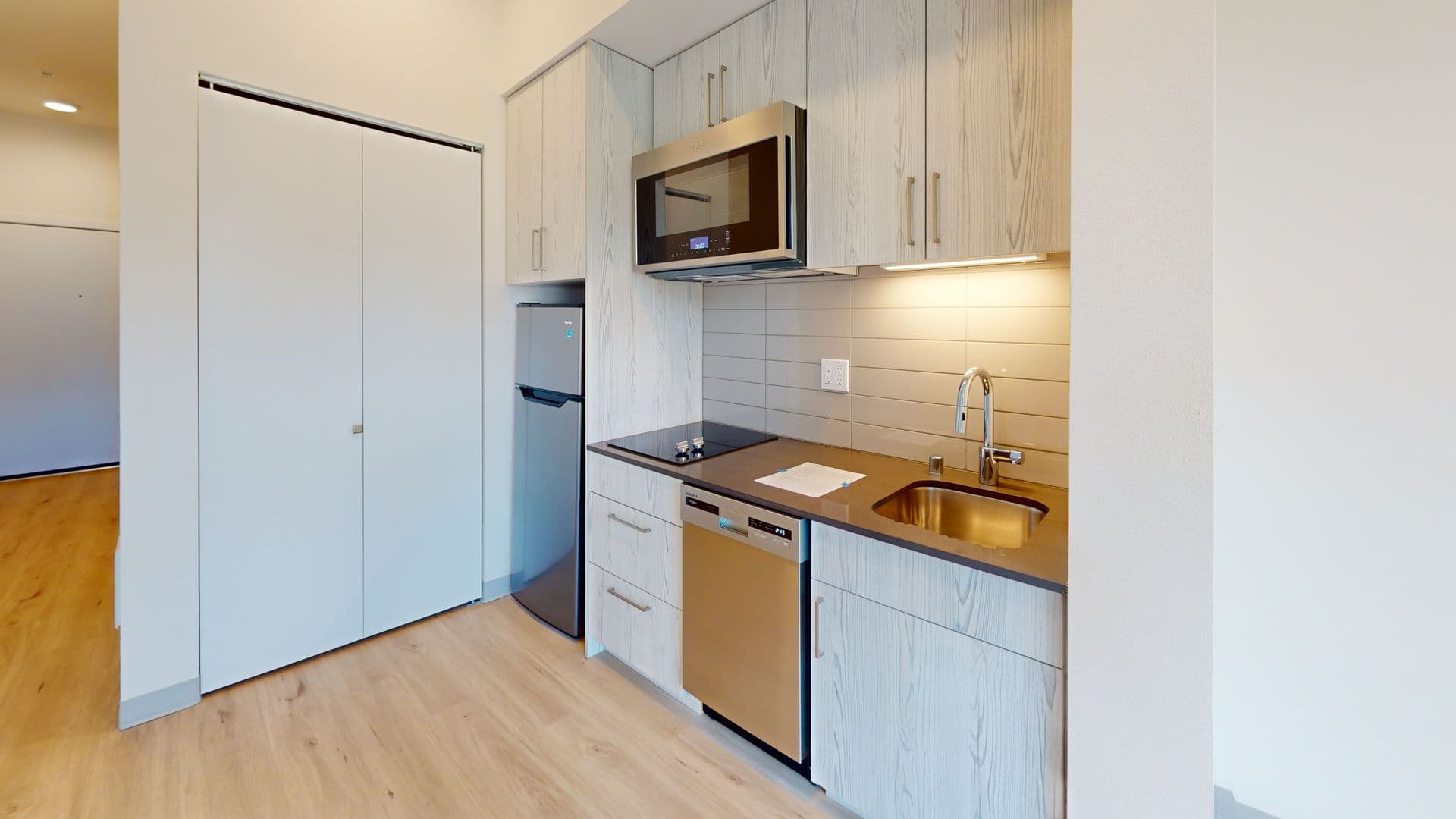 Seattle Apartment: 5231 Rainier Ave S