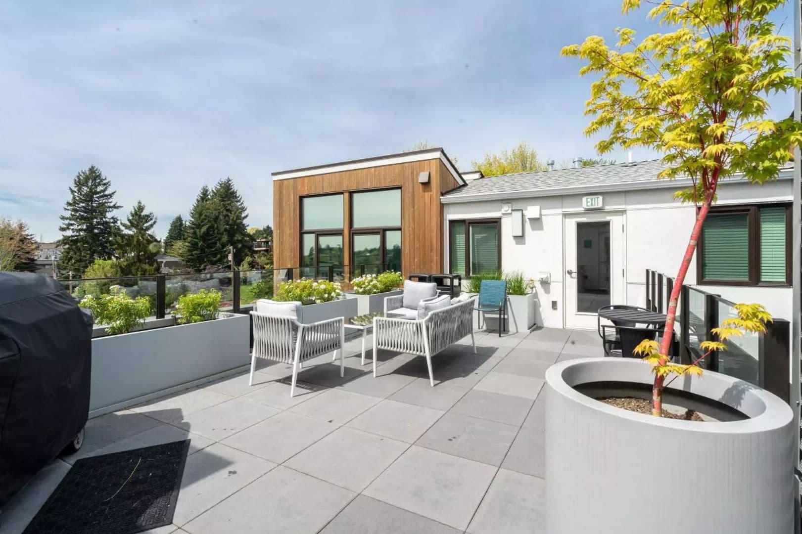 Kirkland Apartment: 330 4th ST