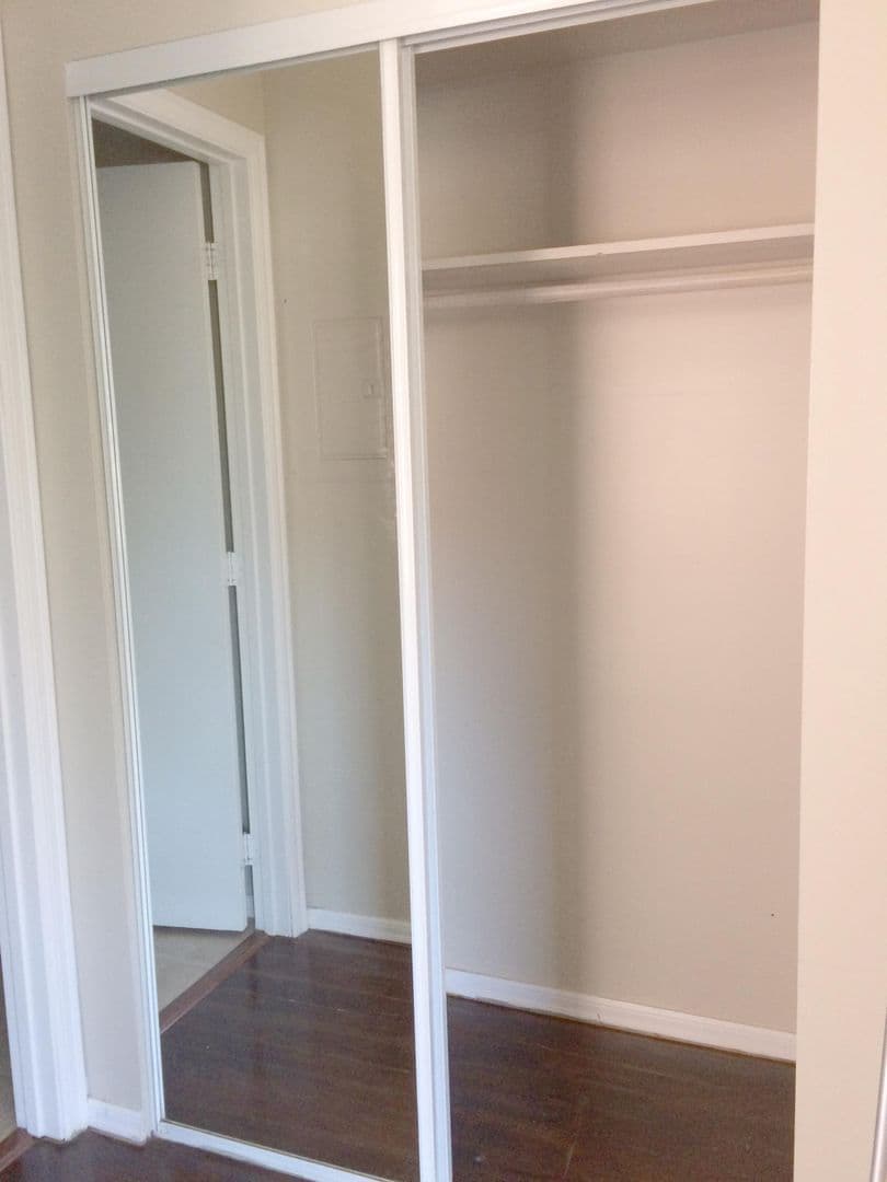 Seattle Apartment: 1717 12th Ave