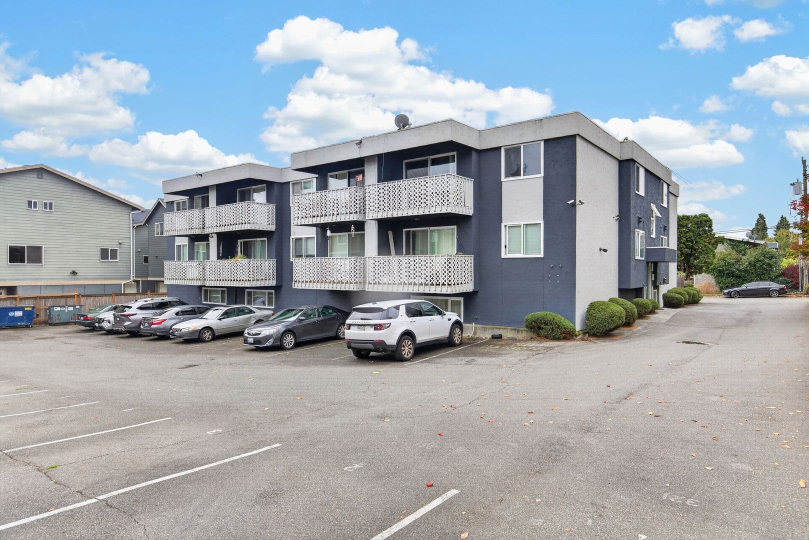 Seattle Apartment: 912 N 96th St