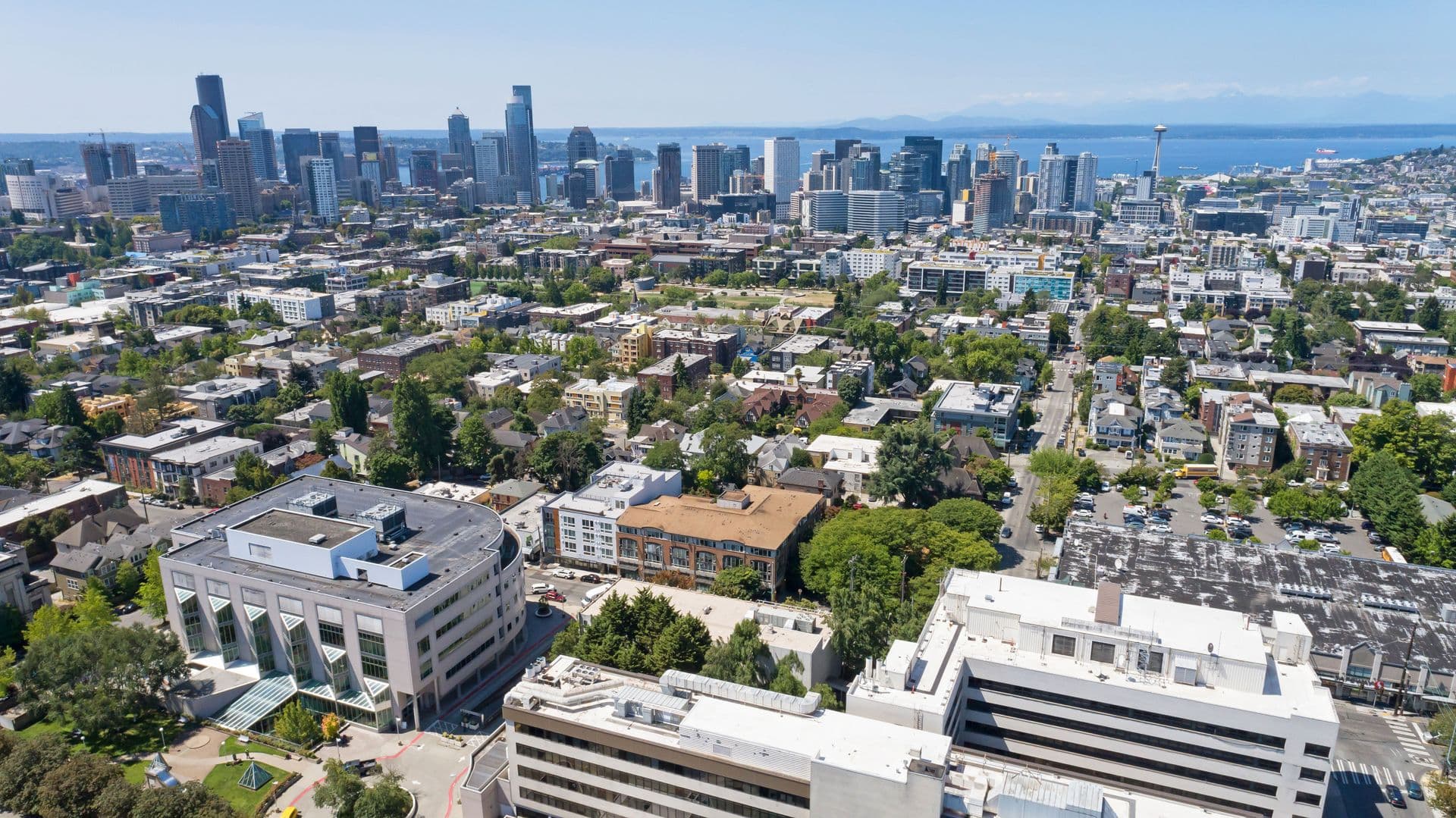 Seattle Apartment: 121 15th Ave E