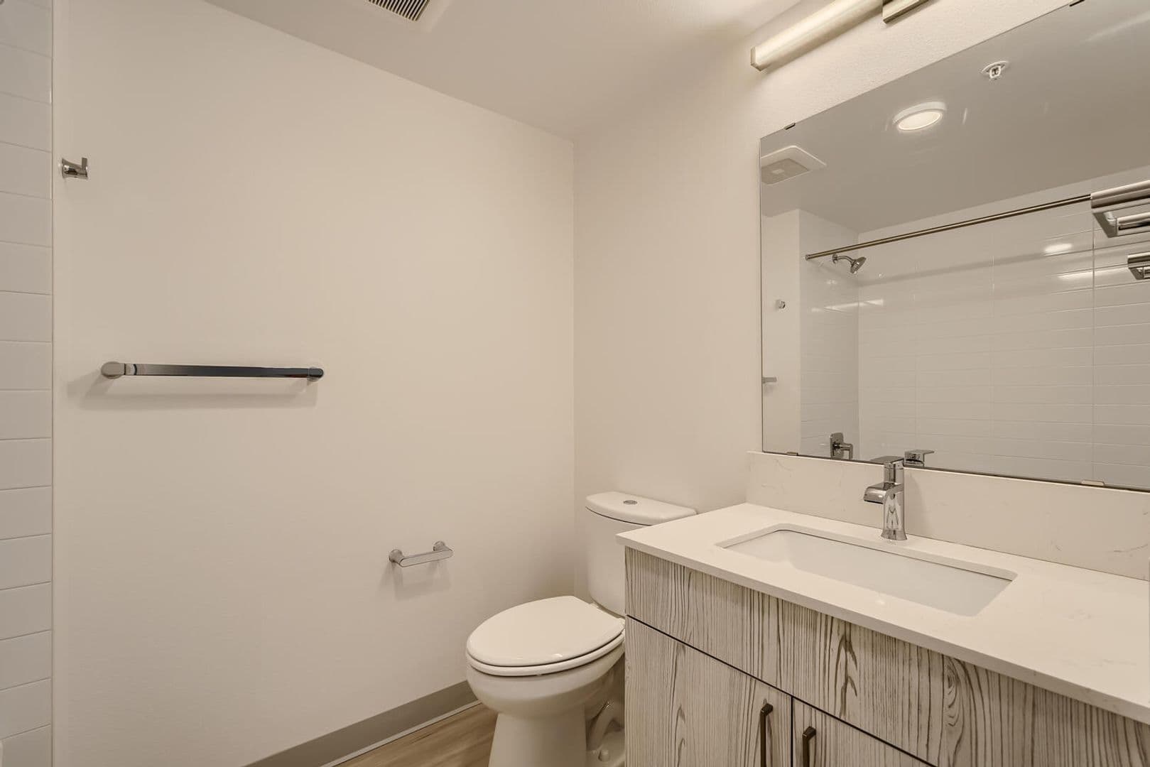 Seattle Apartment: 5231 Rainier Ave S