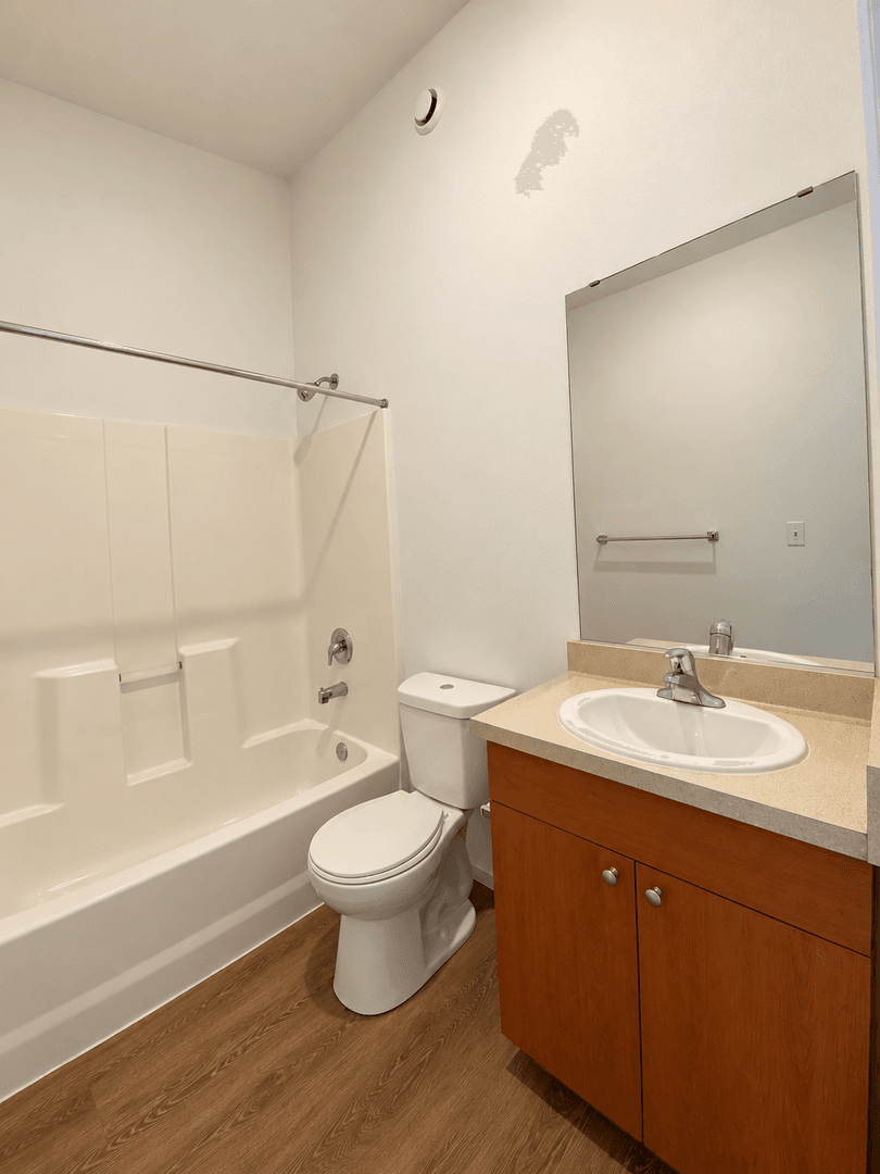 Kirkland Apartment: 450 Central Way