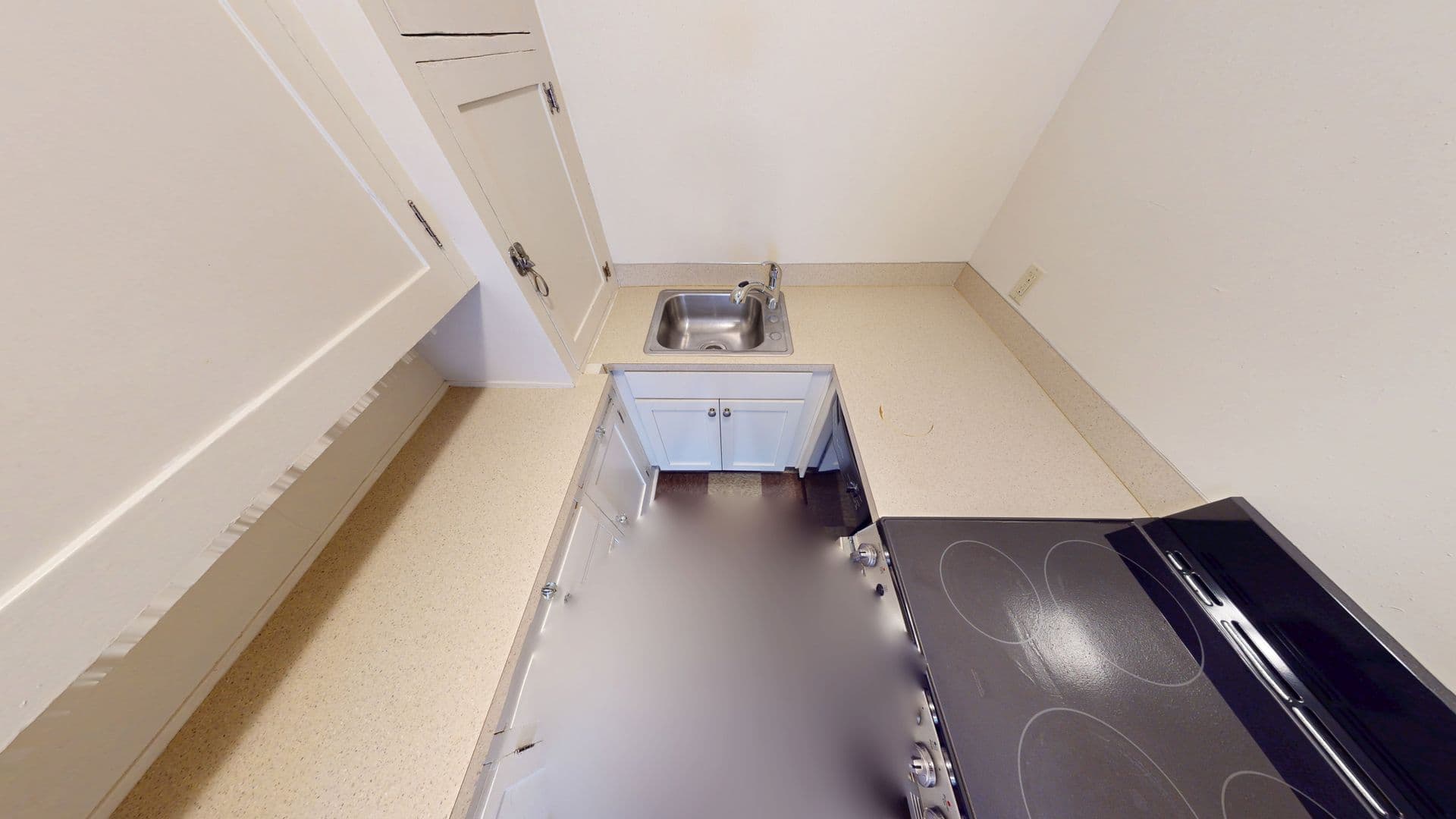 Seattle Apartment: 1304 NE 42nd St