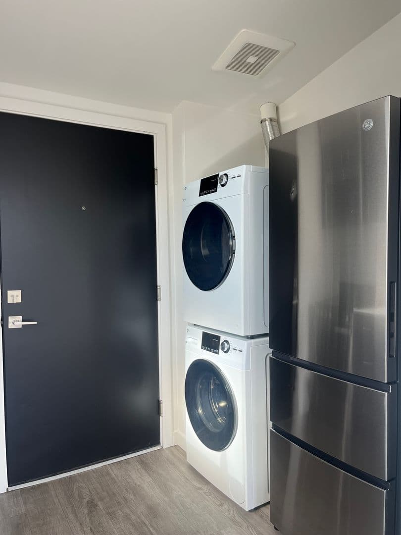 Seattle Apartment: 207 18th Ave