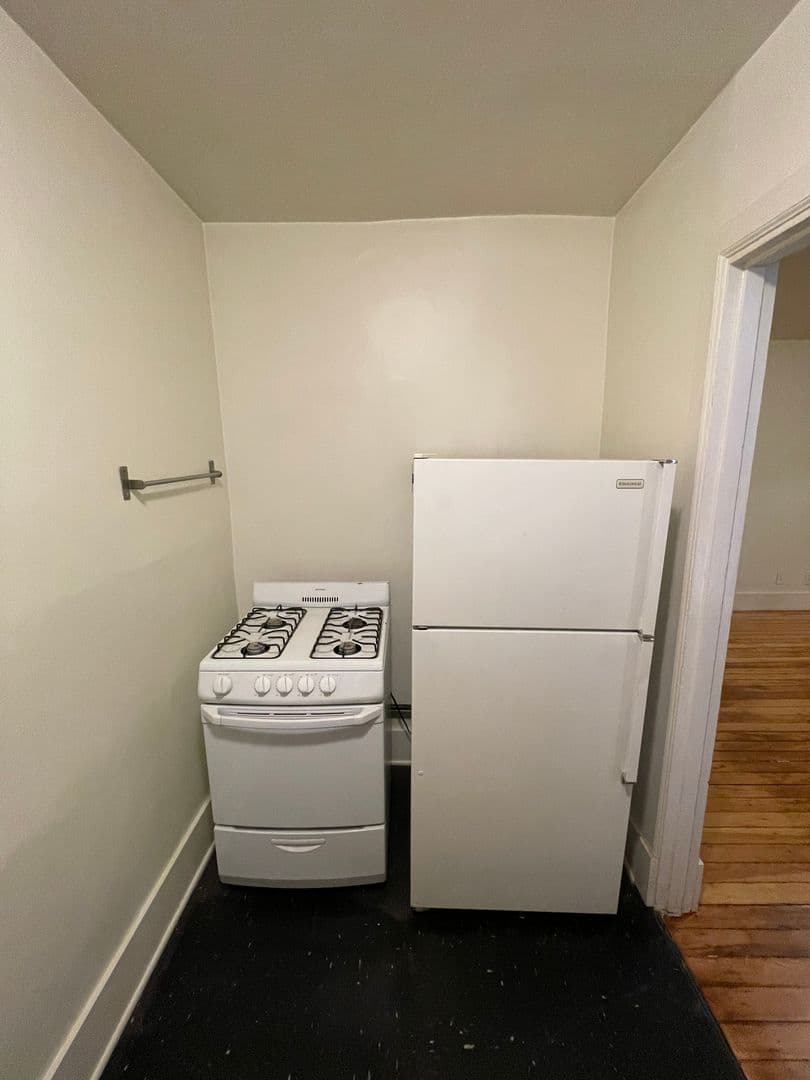 Seattle Apartment: 1323 East Pine St