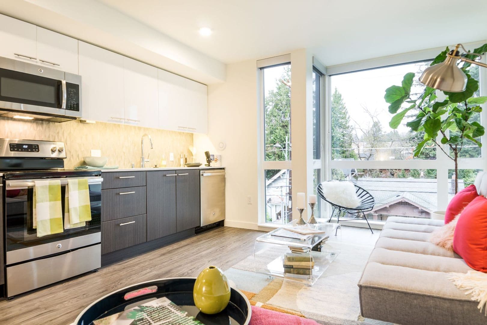 Seattle Apartment: 1319 NE 65th St