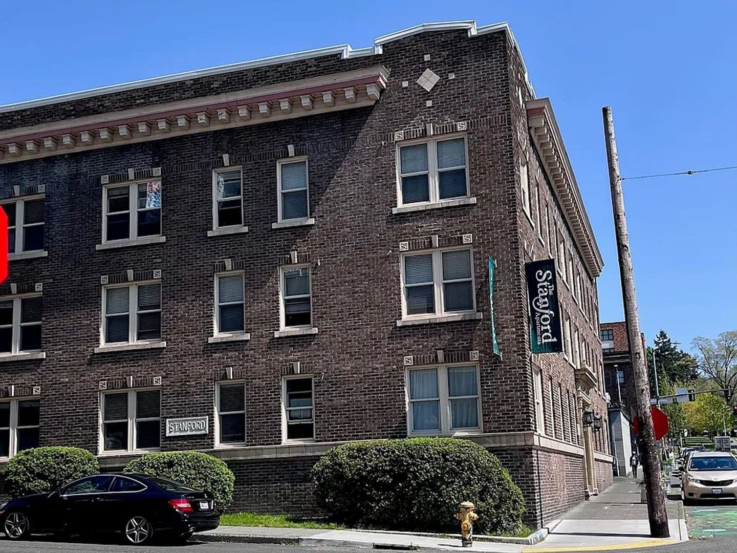 Seattle Apartment: 1304 NE 42nd St