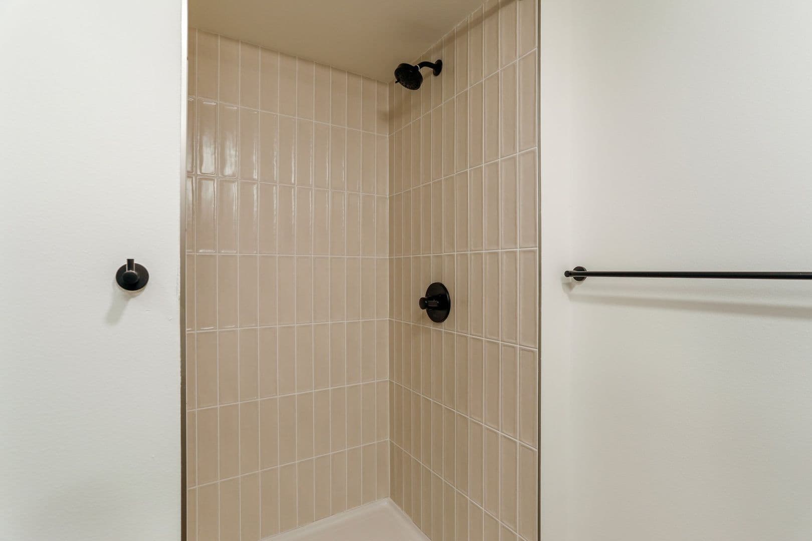 Seattle Apartment: 1140 NW Market St