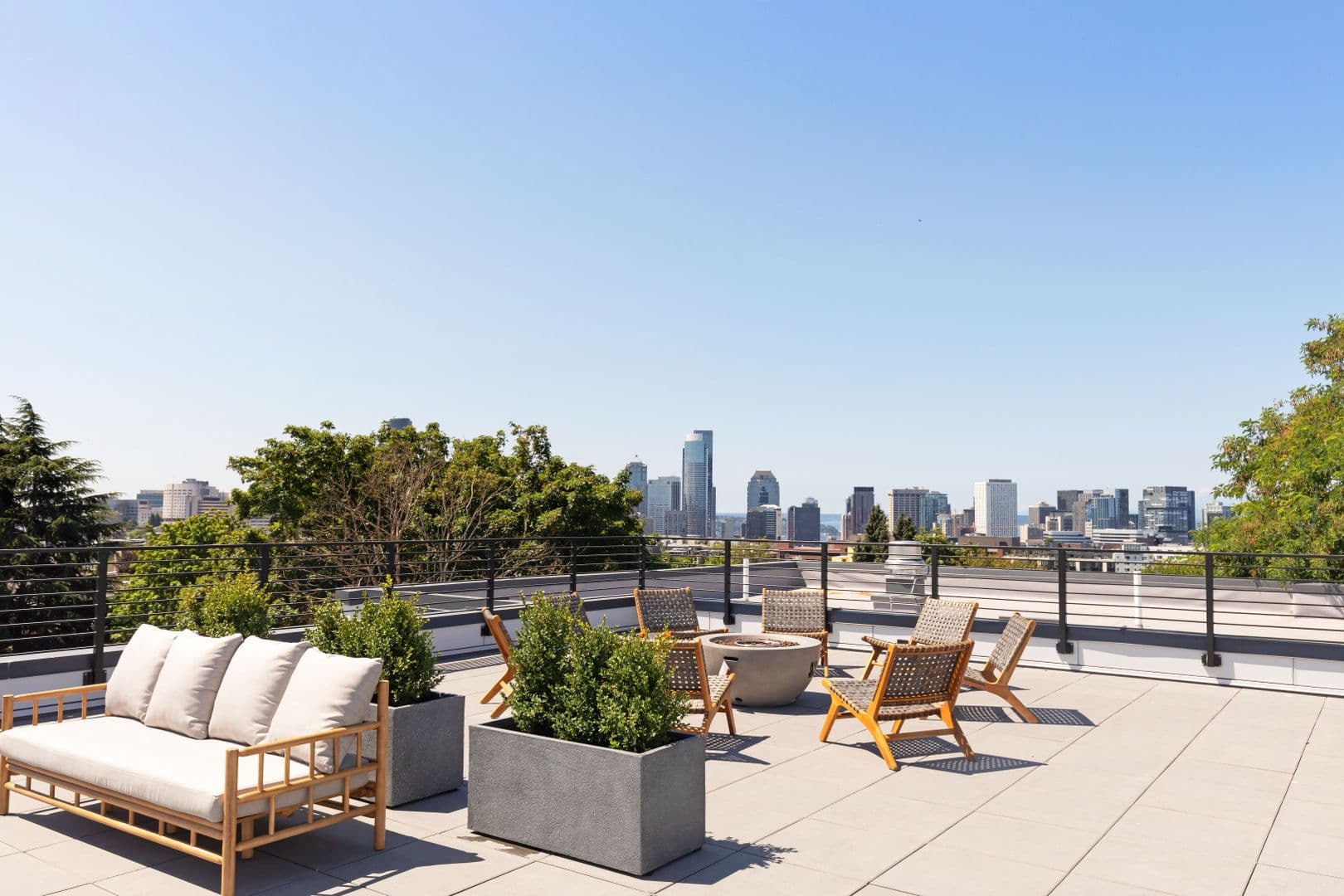 Seattle Apartment: 121 15th Ave E