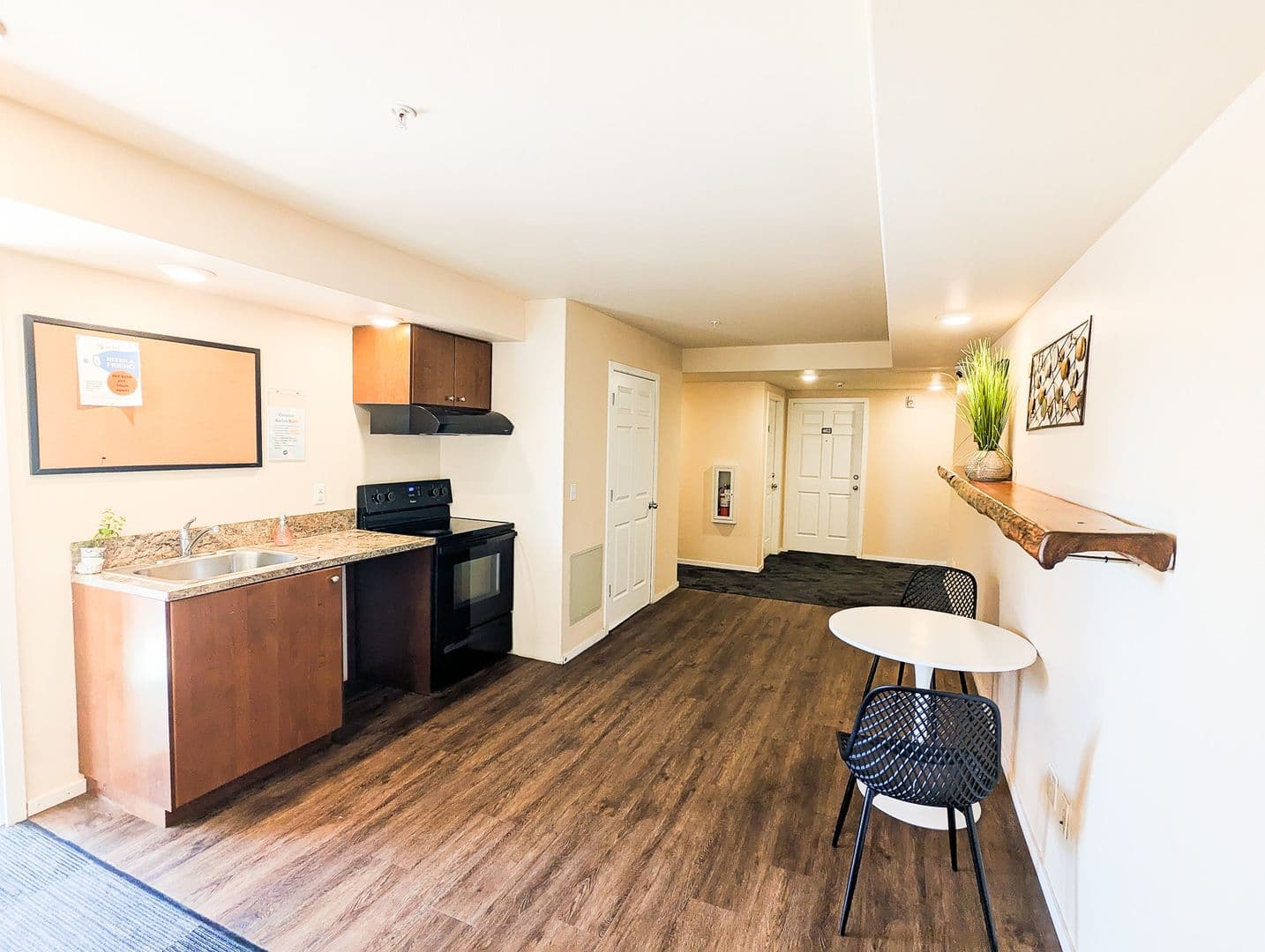 Redmond Apartment: 8525 163rd CT NE