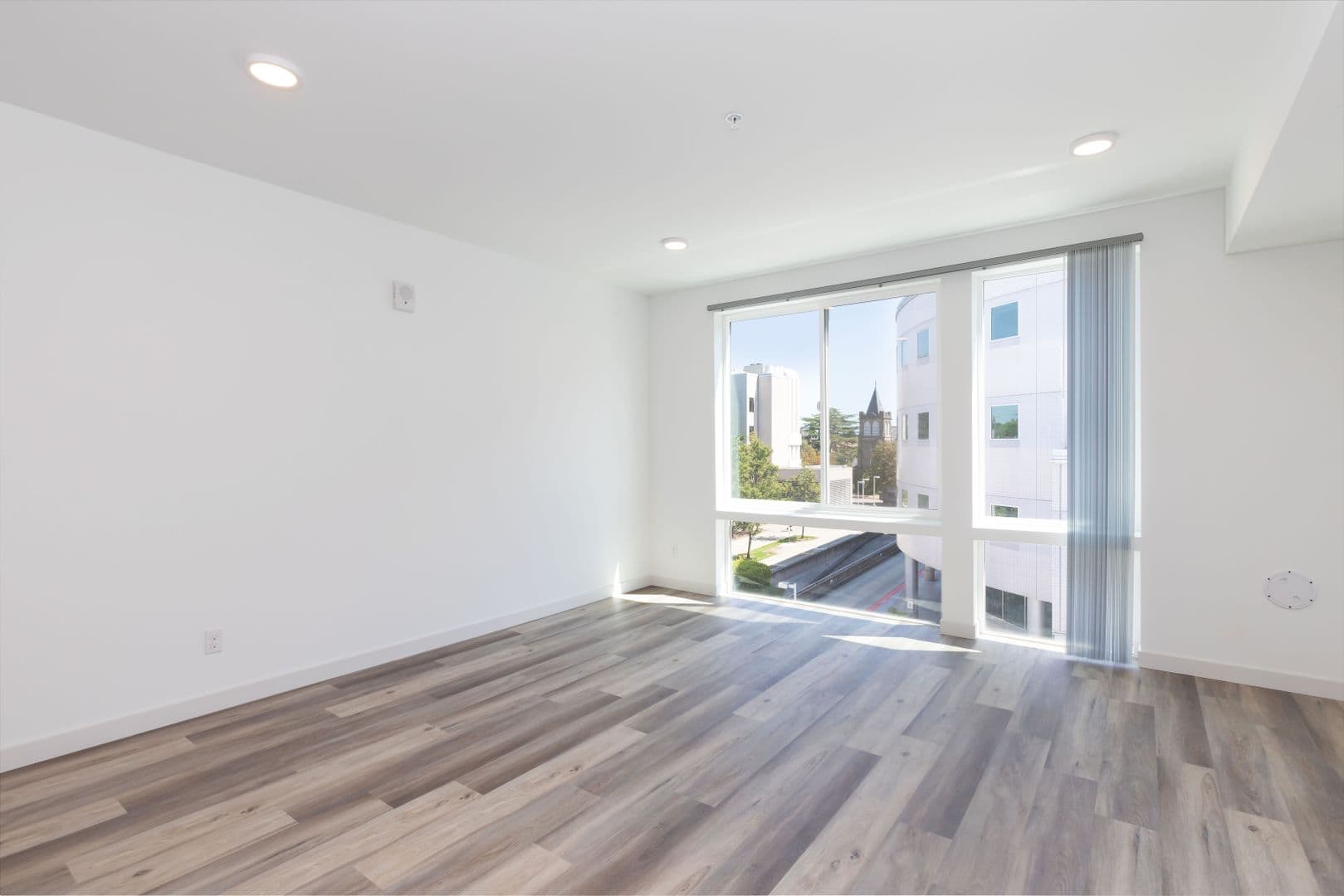 Seattle Apartment: 121 15th Ave E