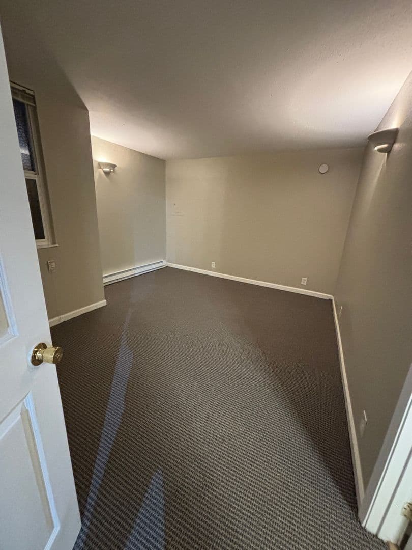 Seattle Apartment: 317 Harvard Ave E