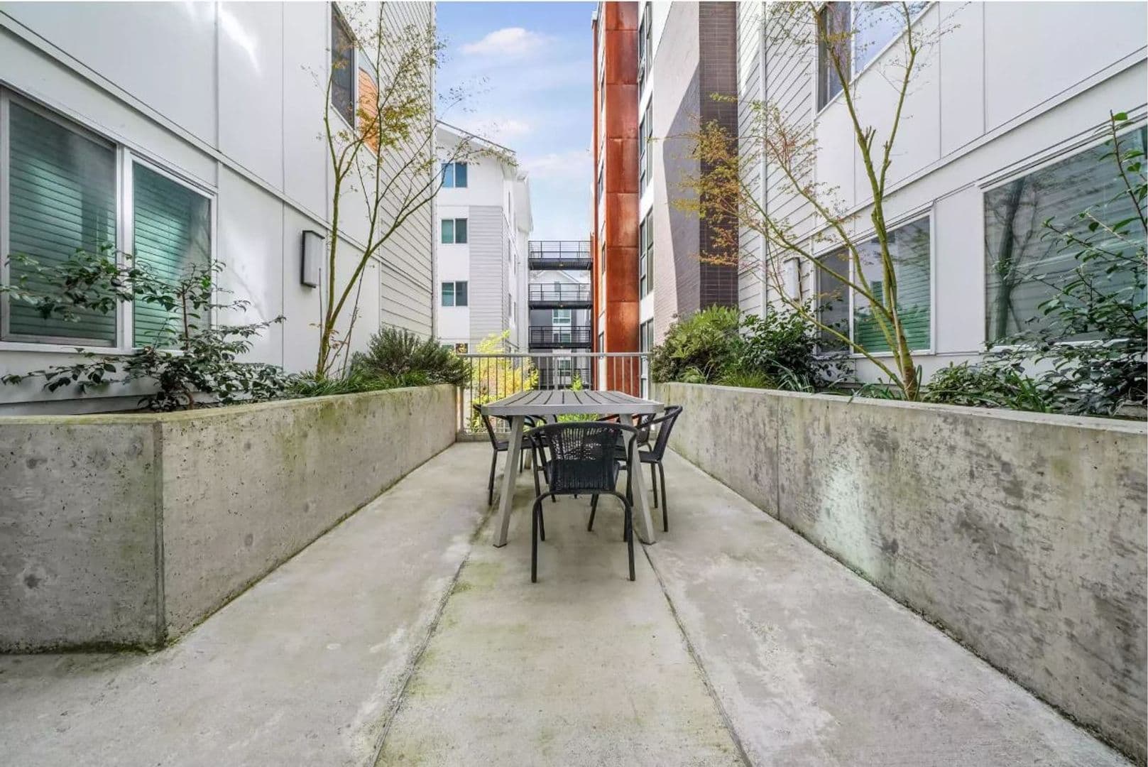 Kirkland Apartment: 450 Central Way