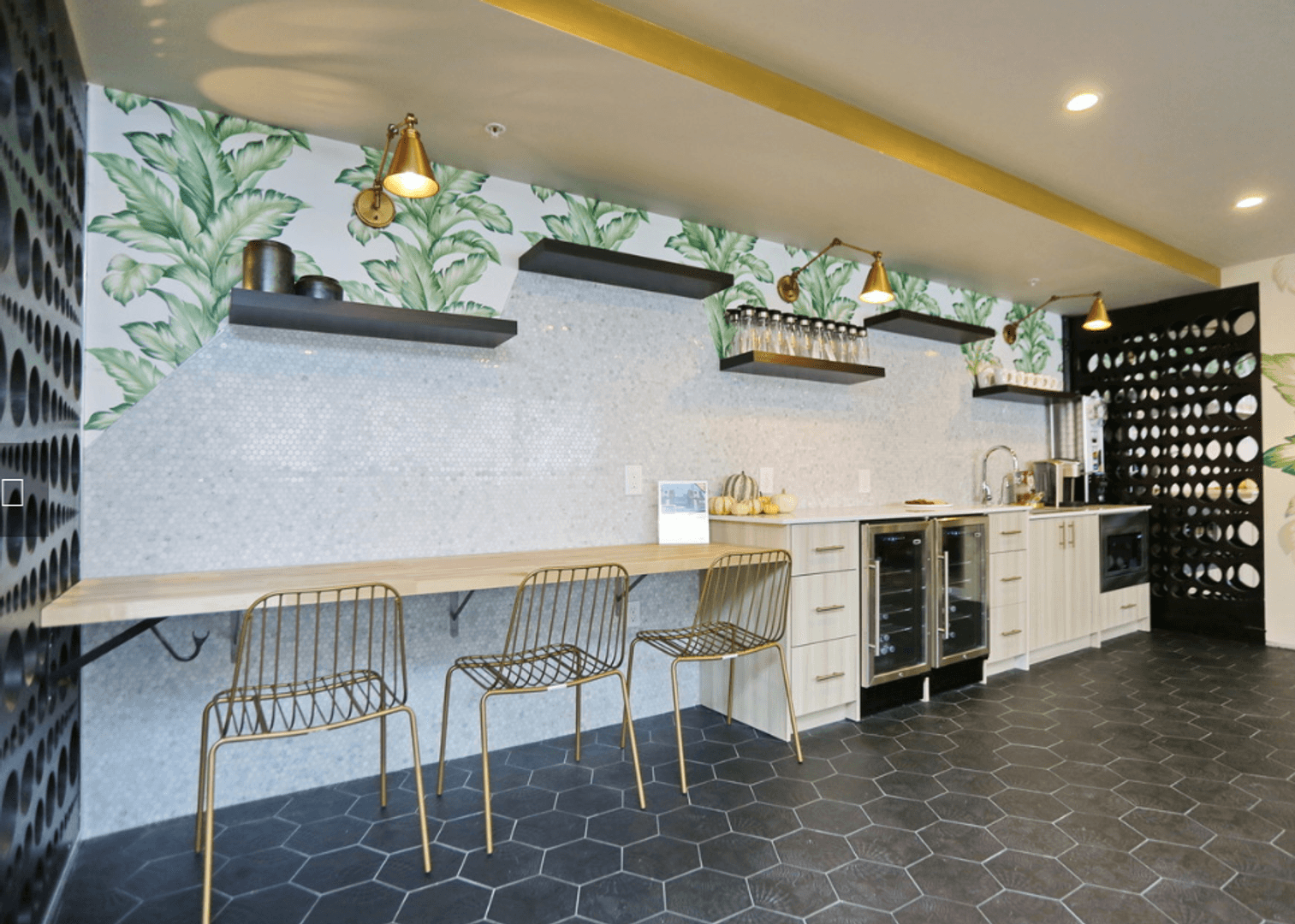 Kirkland Apartment: 330 4th ST