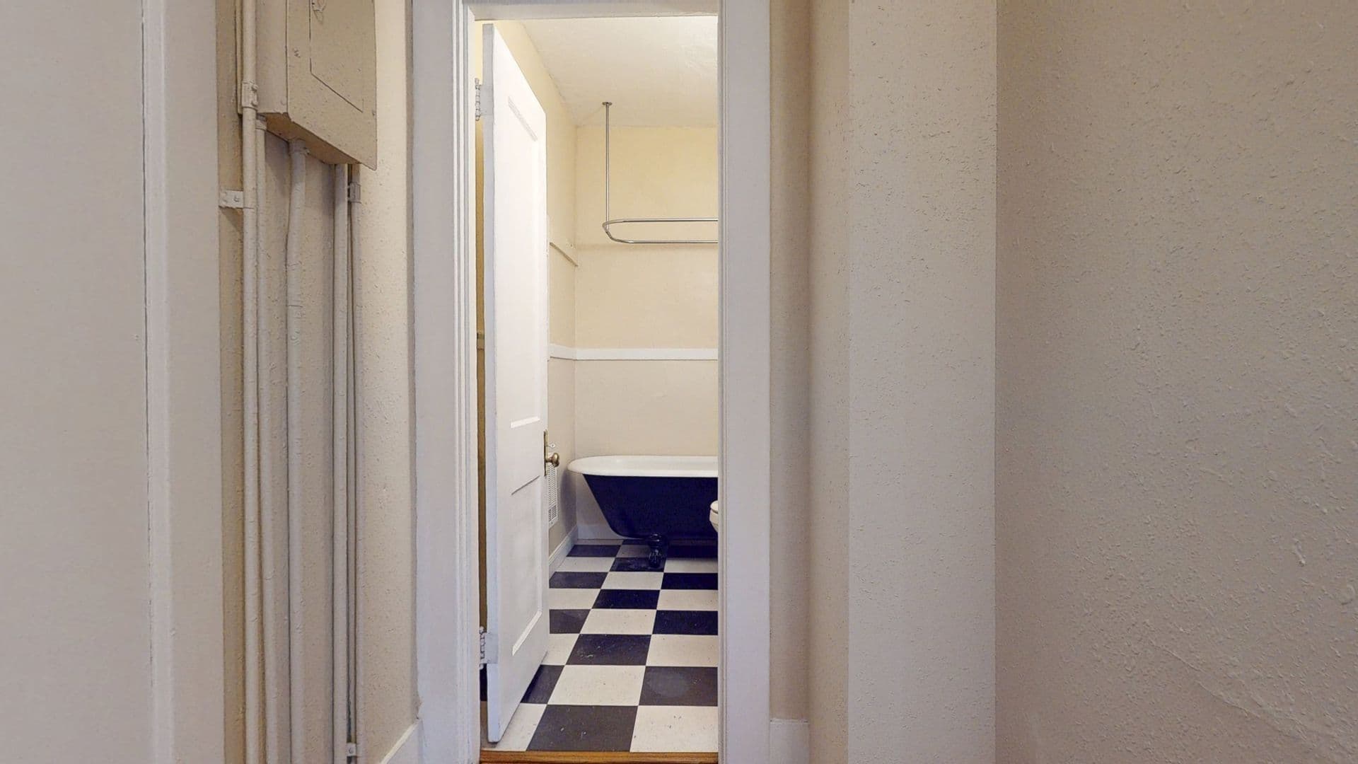 Seattle Apartment: 317 Harvard Ave E