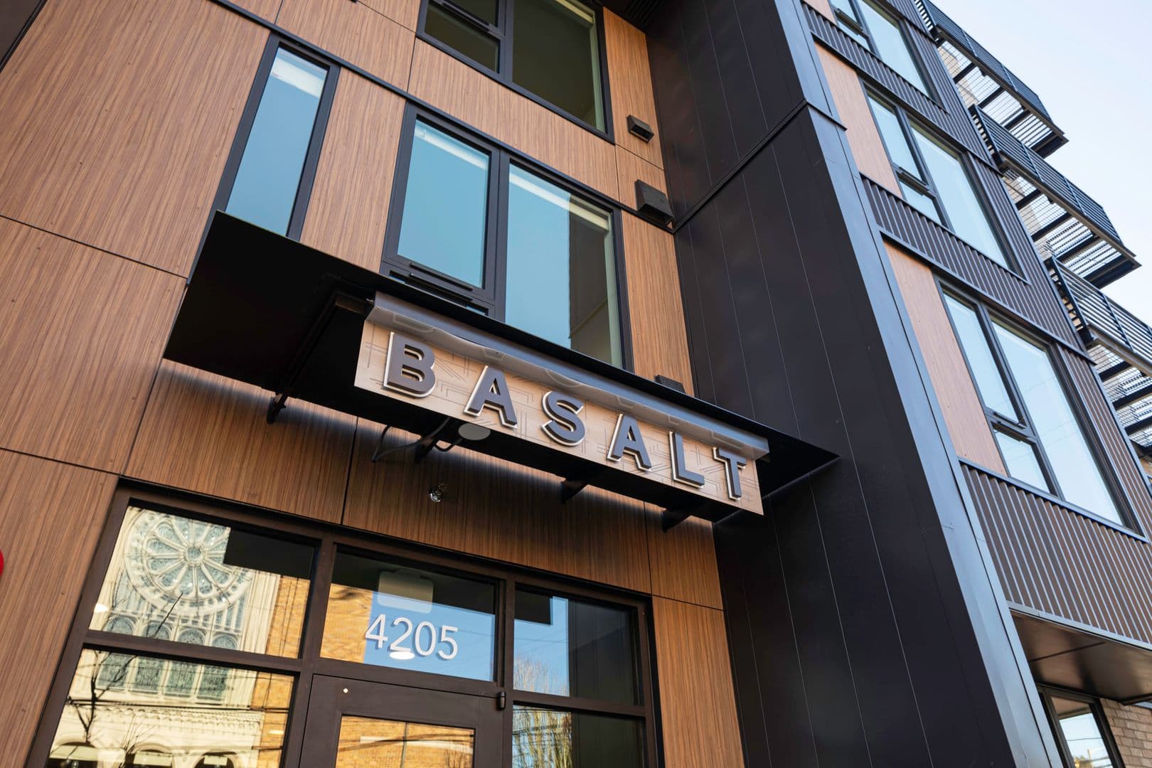 Seattle Apartment: 4205 SW Genesee St