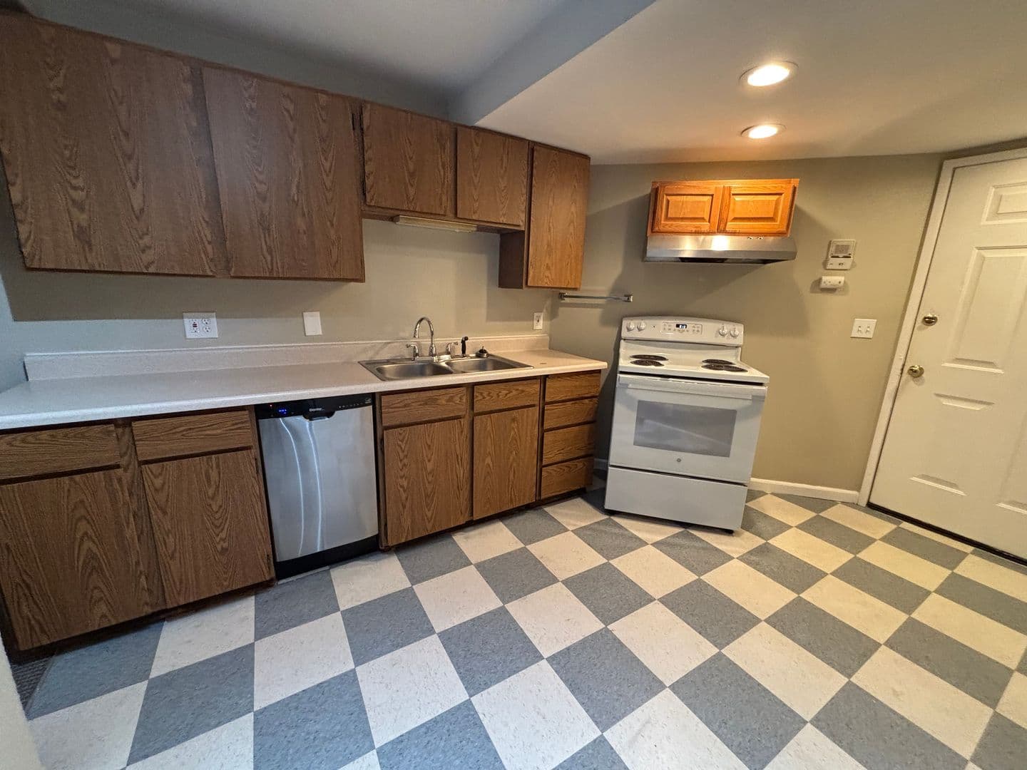 Seattle Apartment: 317 Harvard Ave E