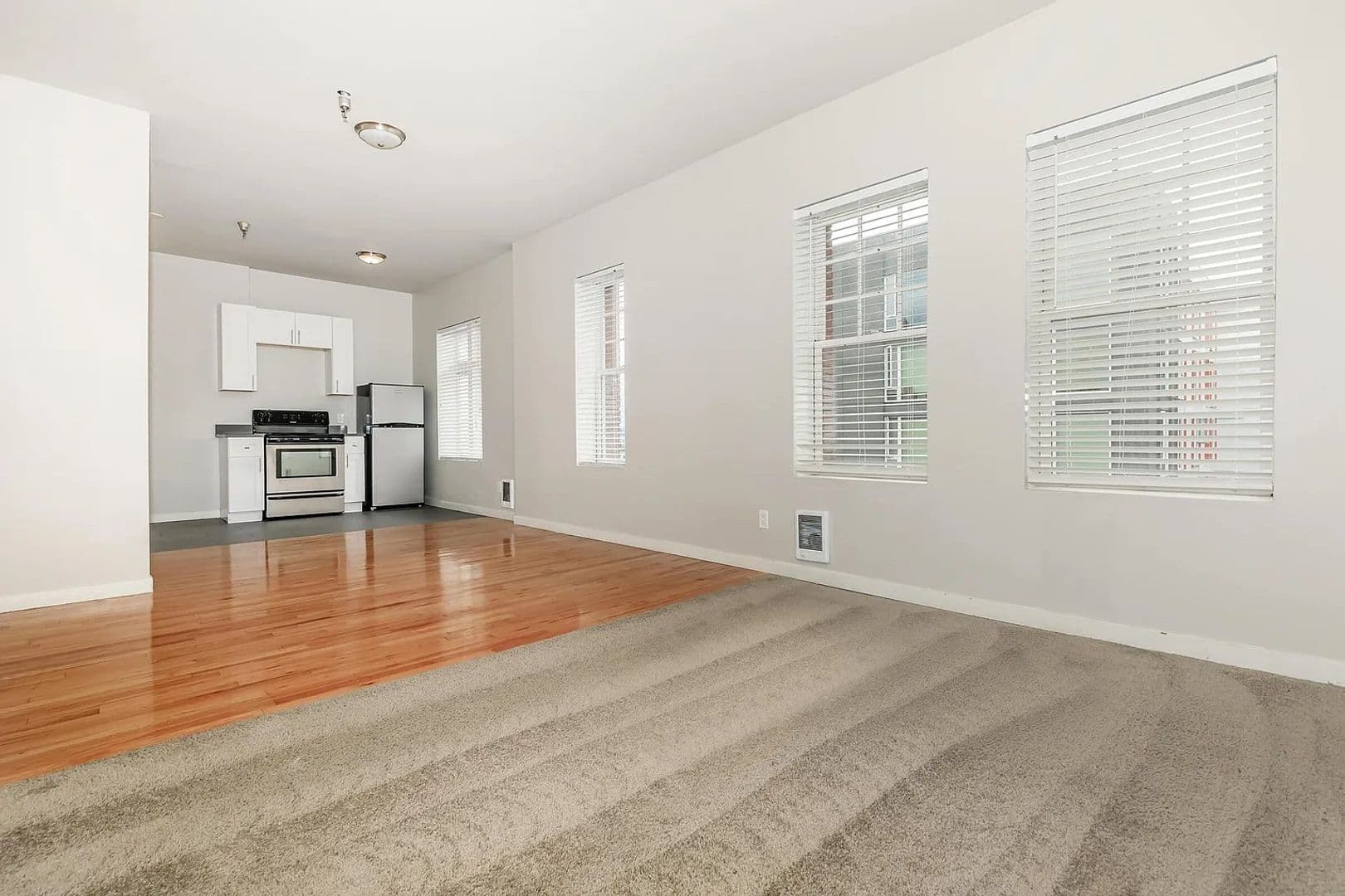 Seattle Apartment: 100 6th Ave S
