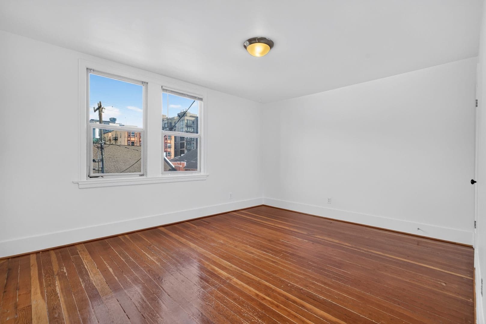 Seattle Apartment: 1323 East Pine St