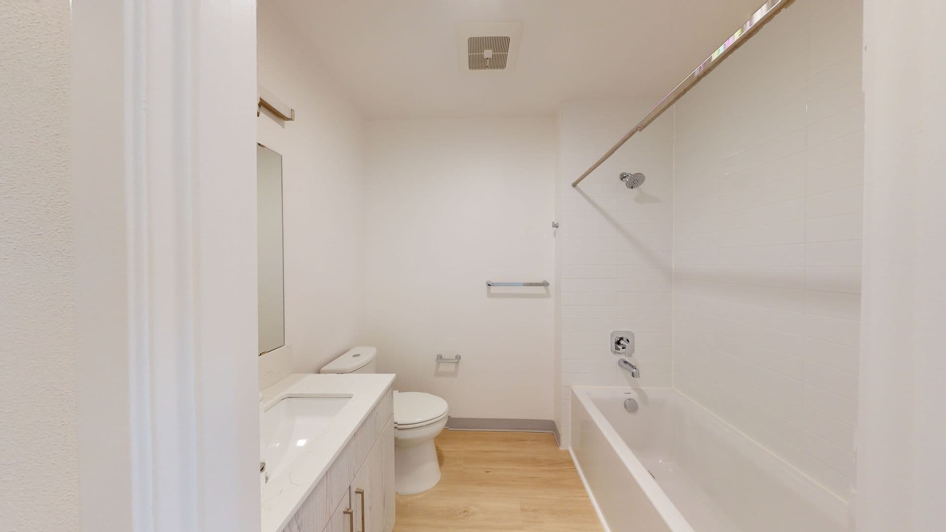 Seattle Apartment: 5231 Rainier Ave S
