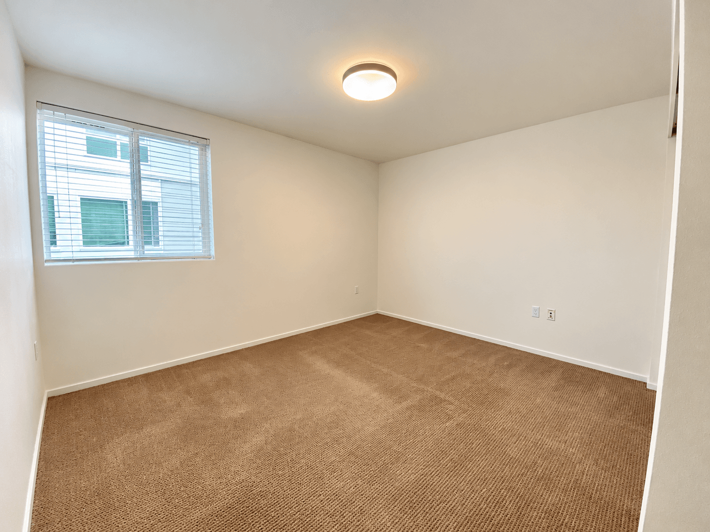 Kirkland Apartment: 450 Central Way