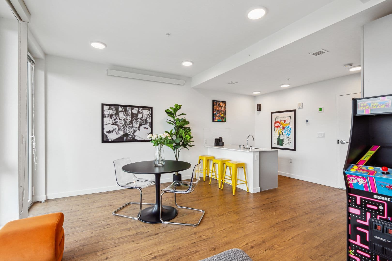 Seattle Apartment: 1419 24th Ave