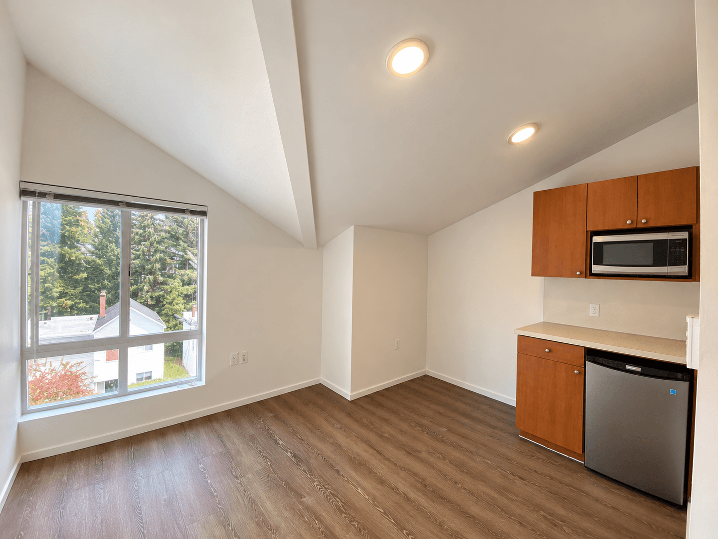 Kirkland Apartment: 450 Central Way