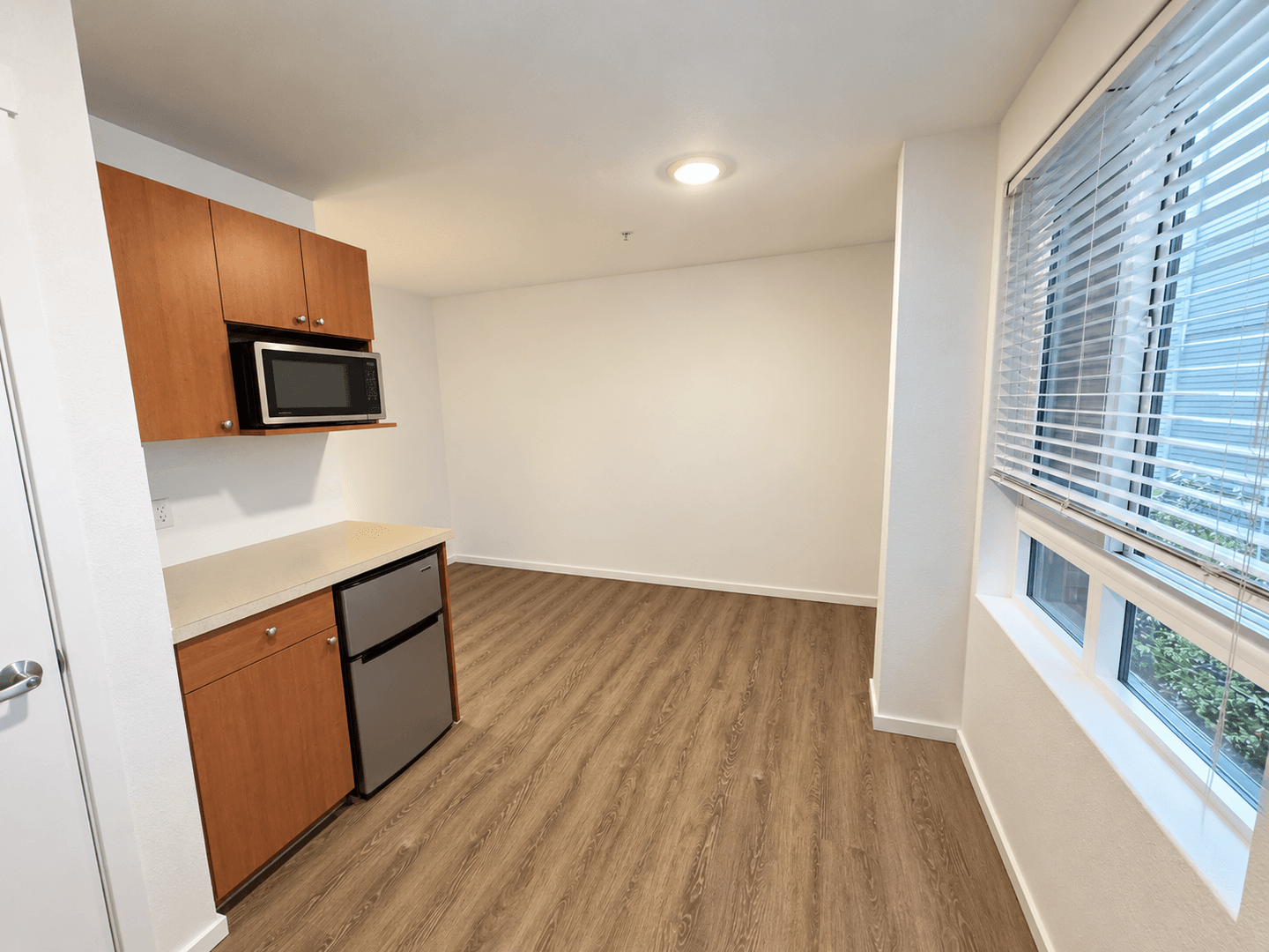 Kirkland Apartment: 450 Central Way