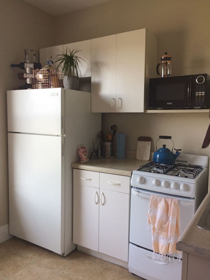 Seattle Apartment: 1717 12th Ave