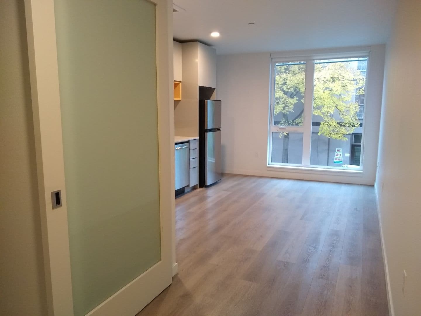 Seattle Apartment: 6921 Roosevelt Way NE