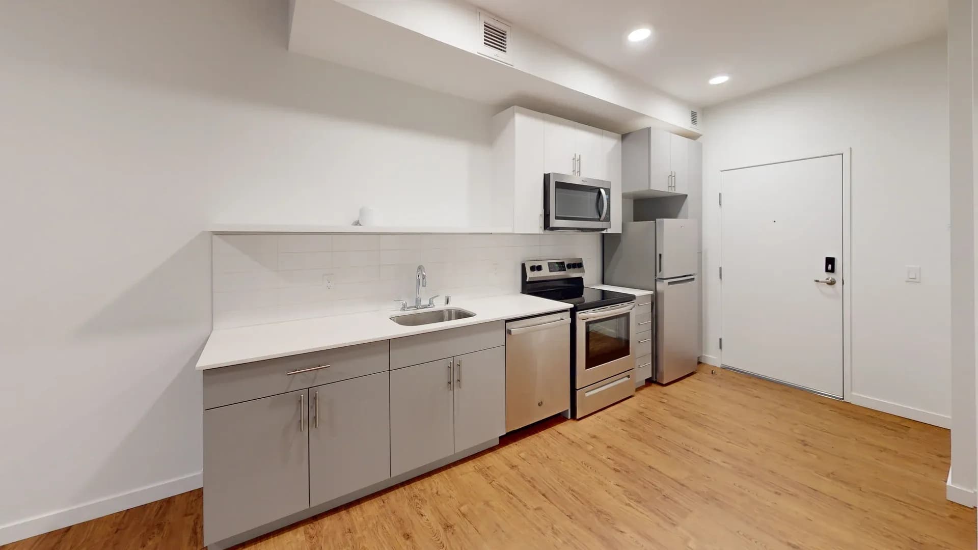Seattle Apartment: 1419 24th Ave