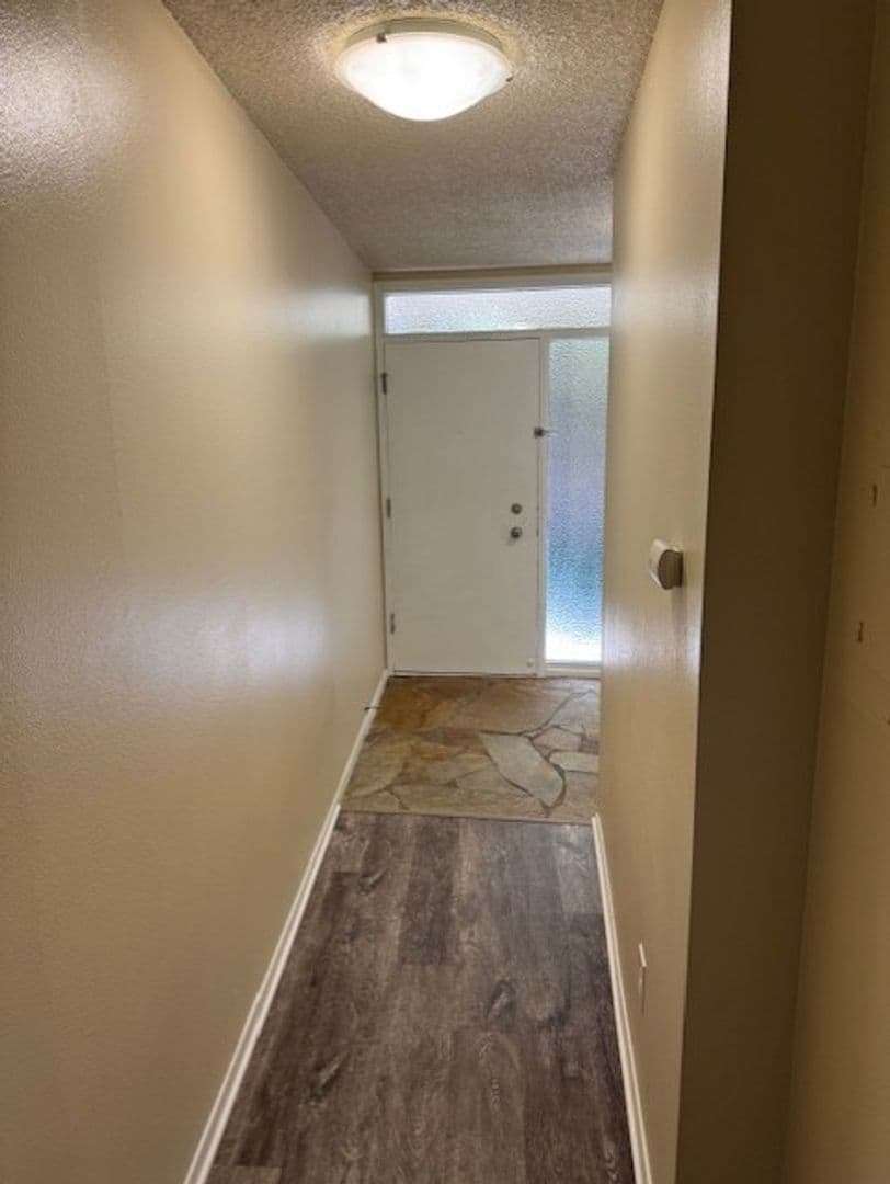 Seattle Apartment: 2410 Boyer Ave E