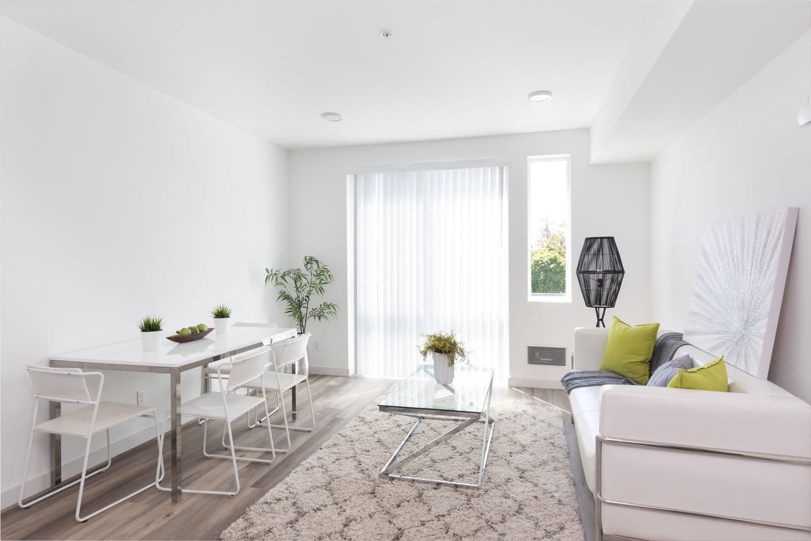 Seattle Apartment: 121 15th Ave E