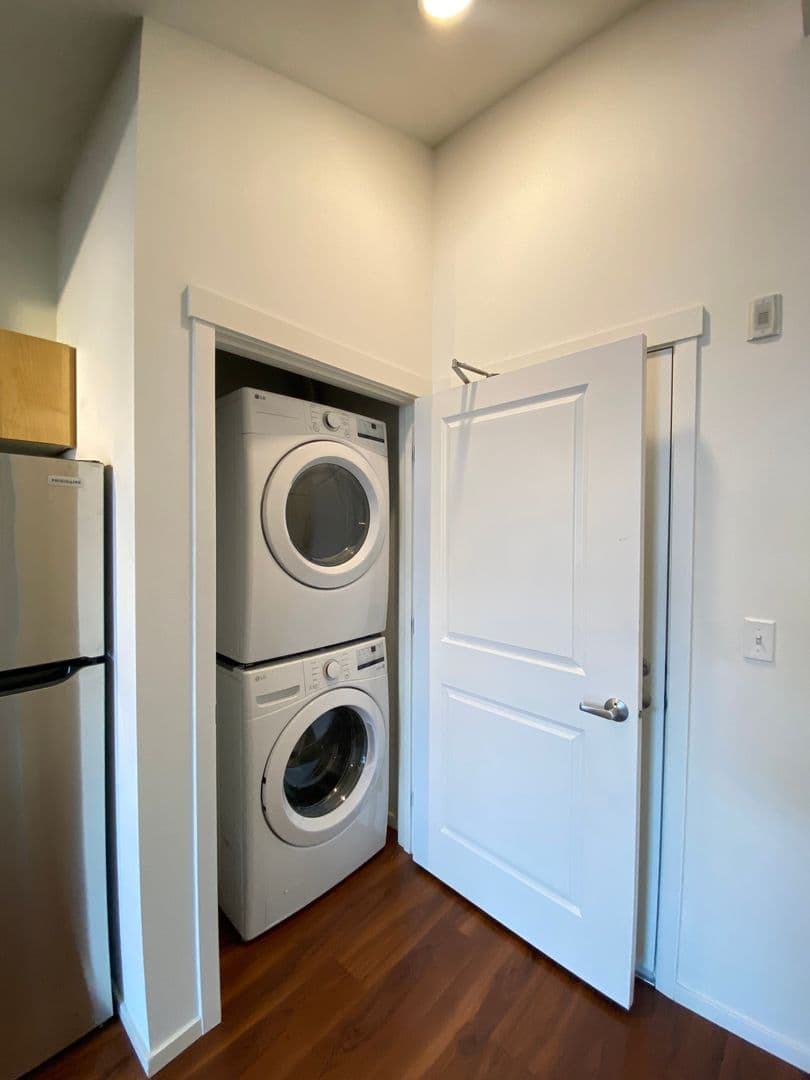 Kirkland Apartment: 450 Central Way