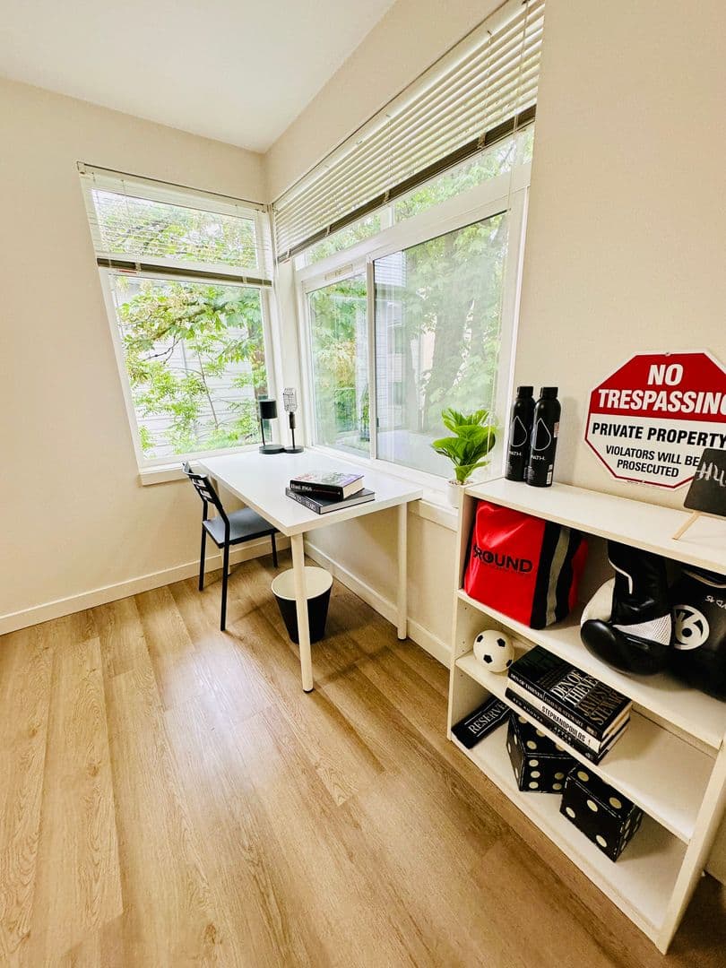 Seattle Apartment: 4215-4221 9th Ave NE