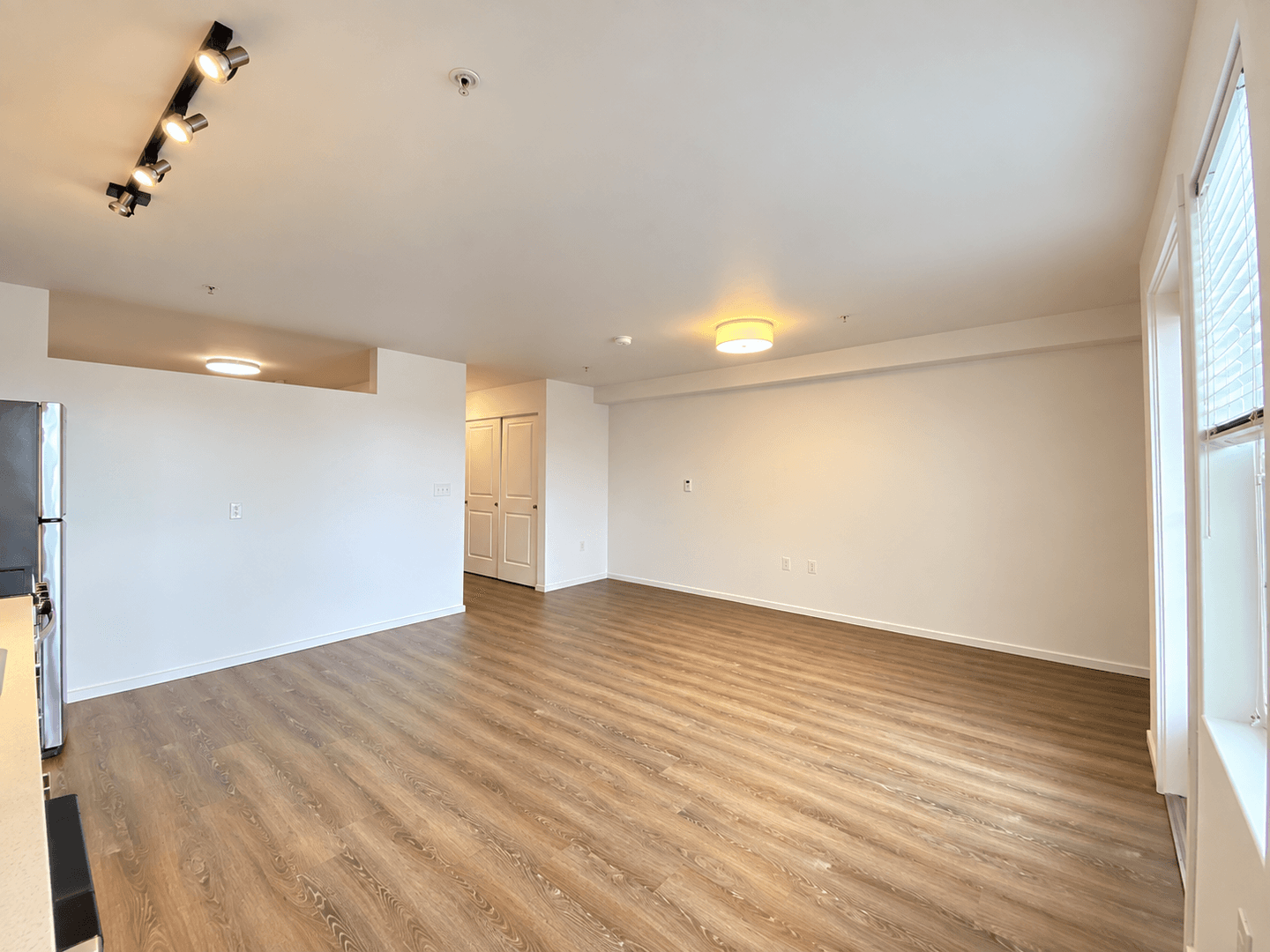 Kirkland Apartment: 450 Central Way