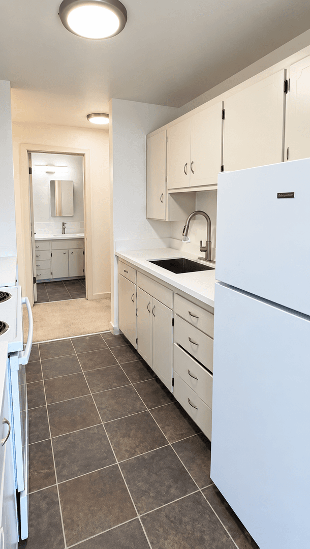 Seattle Apartment: 1653 21st Ave