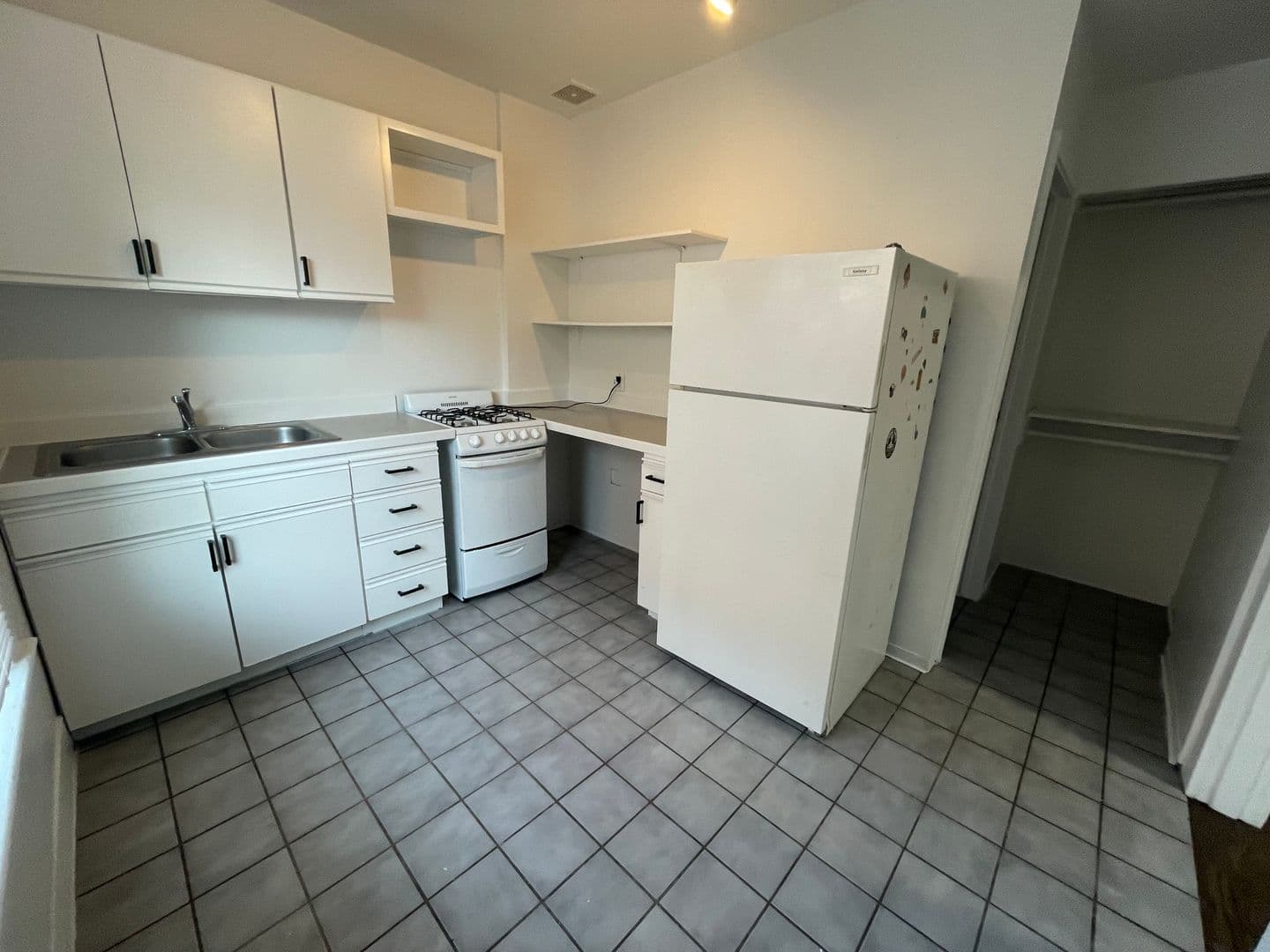 Seattle Apartment: 1717 12th Ave