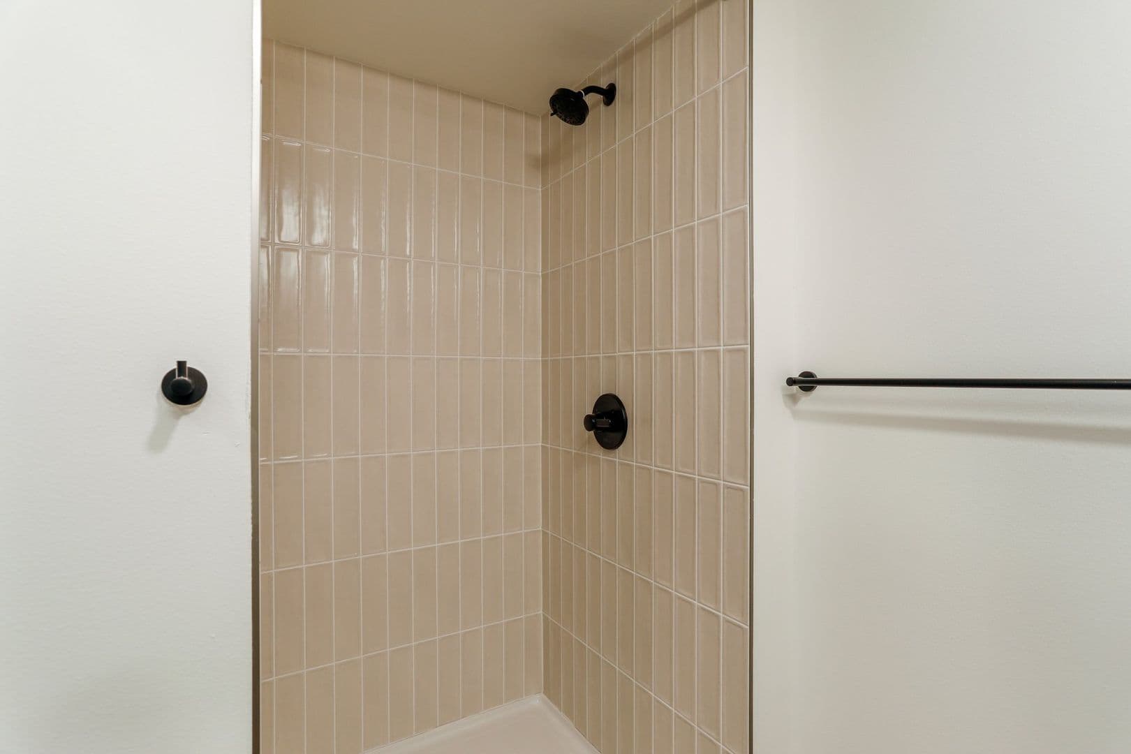 Seattle Apartment: 1140 NW Market St