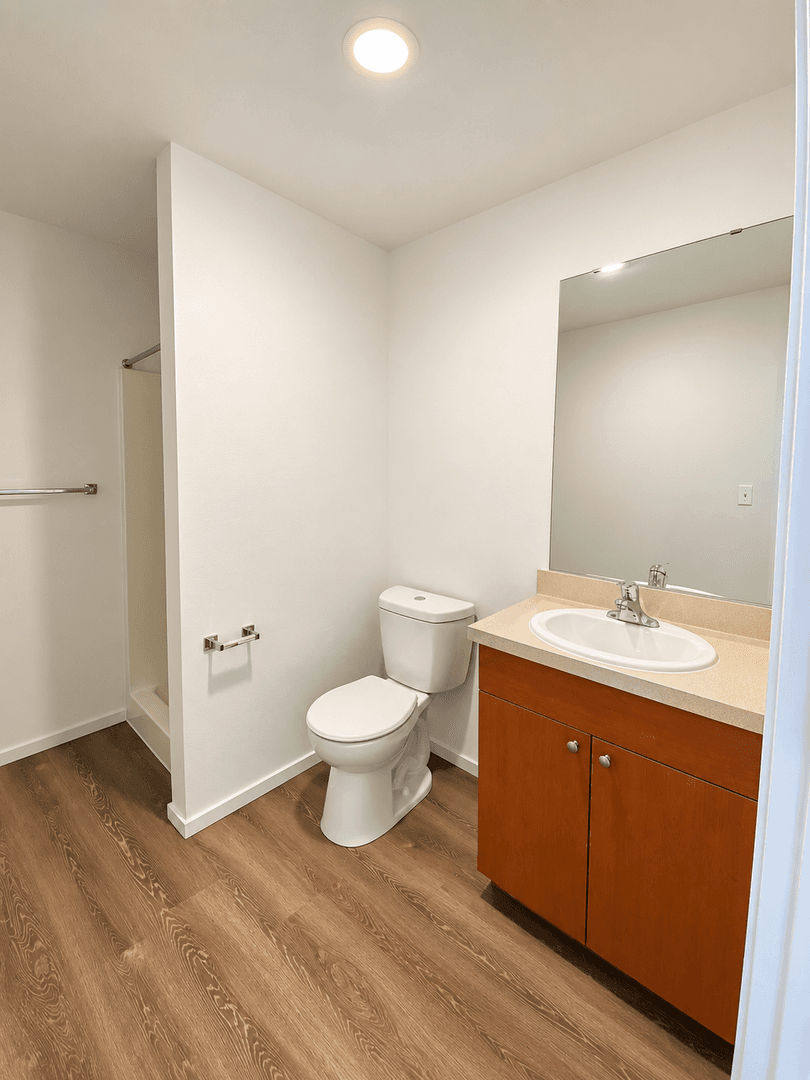 Kirkland Apartment: 450 Central Way