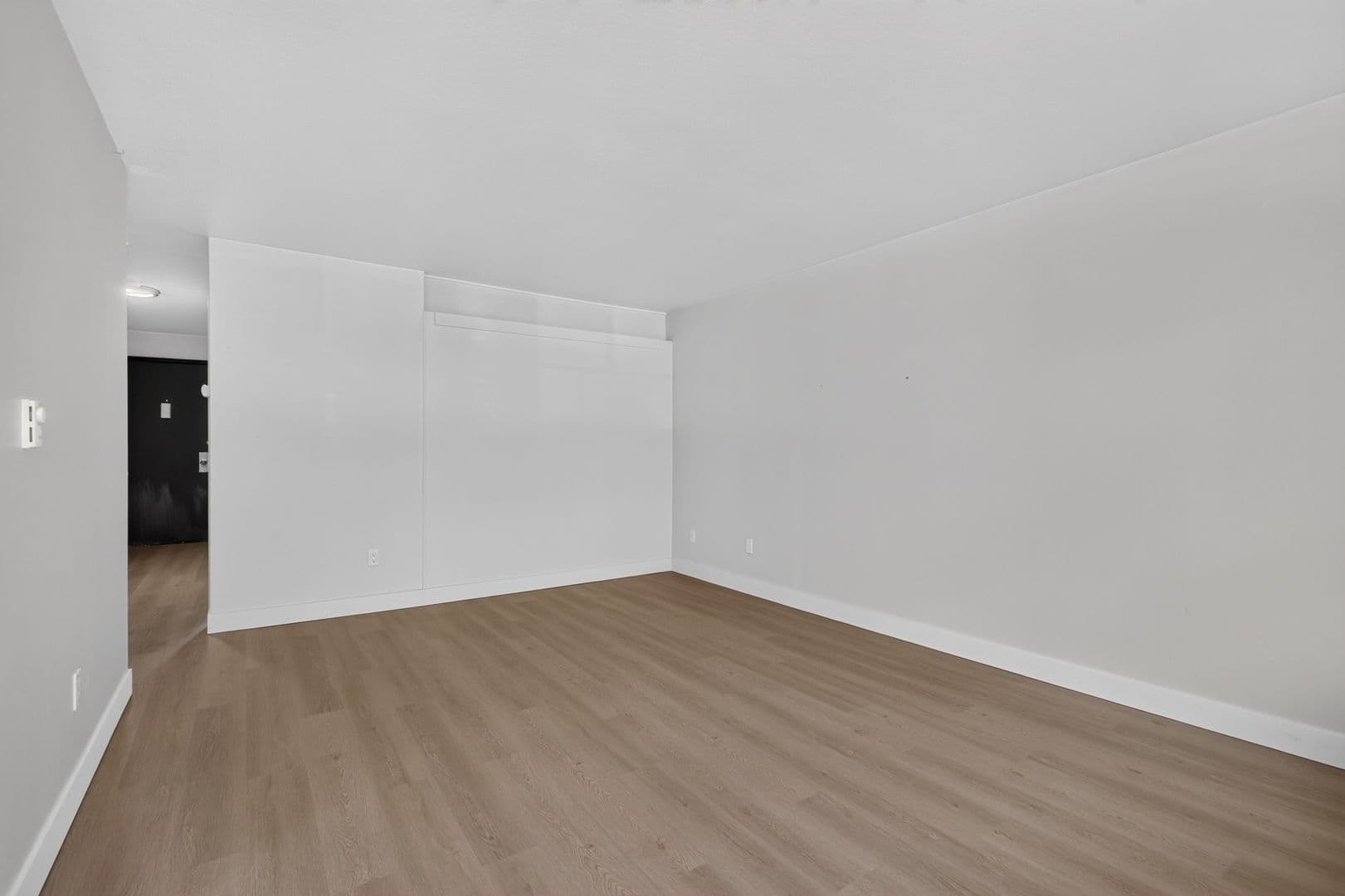 Seattle Apartment: 1653 21st Ave