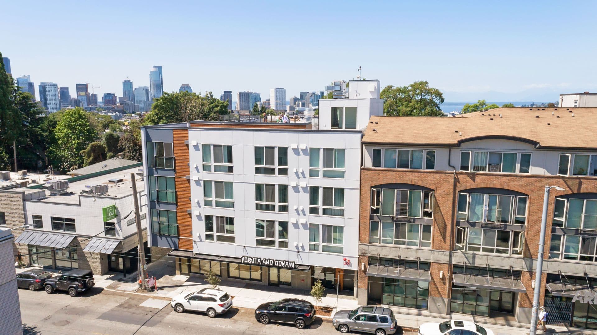 Seattle Apartment: 121 15th Ave E